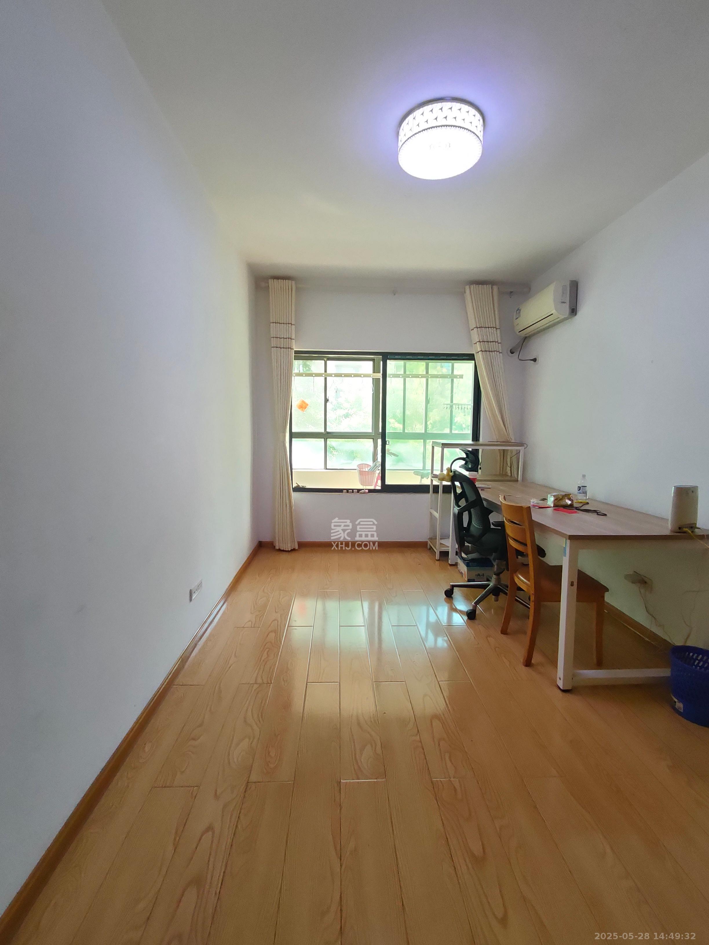 长房时代城  4室2厅2卫    3800.0元/月室内图