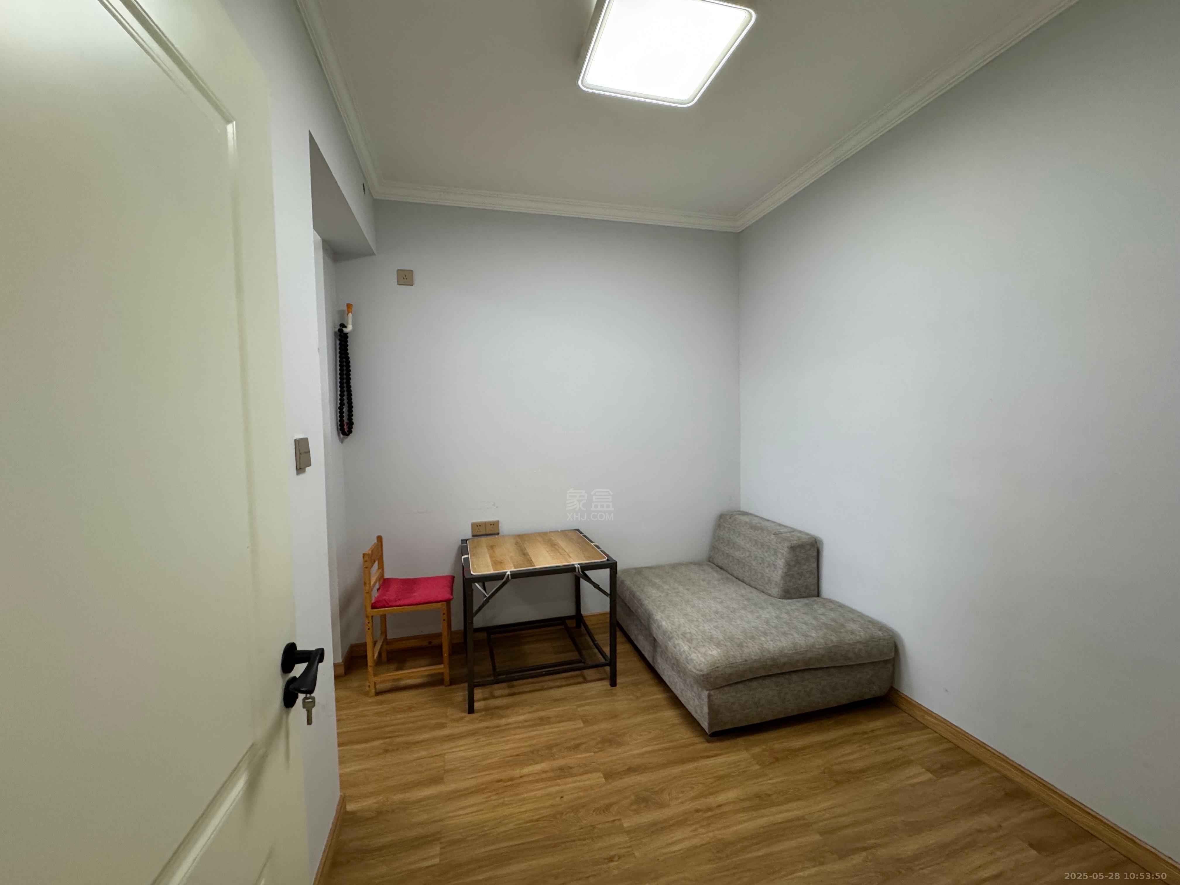 湖景名城 3室2厅1卫 2000.0元/月 湖景名城 3室2厅1卫 2000.0元/月室内图