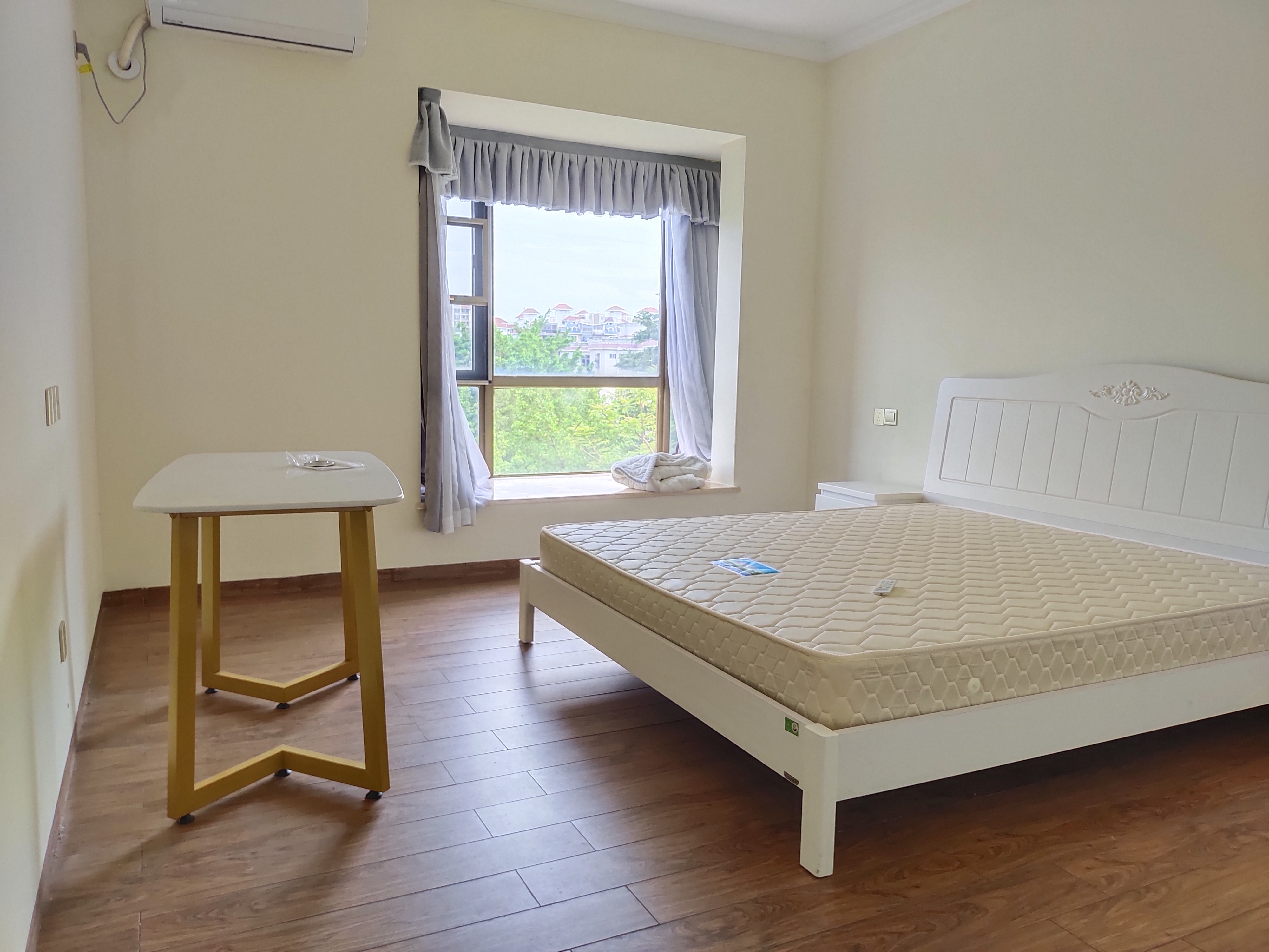 城市海岸一期  4室2厅2卫    4200.0元/月 城市海岸一期  4室2厅2卫    4200.0元/月室内图