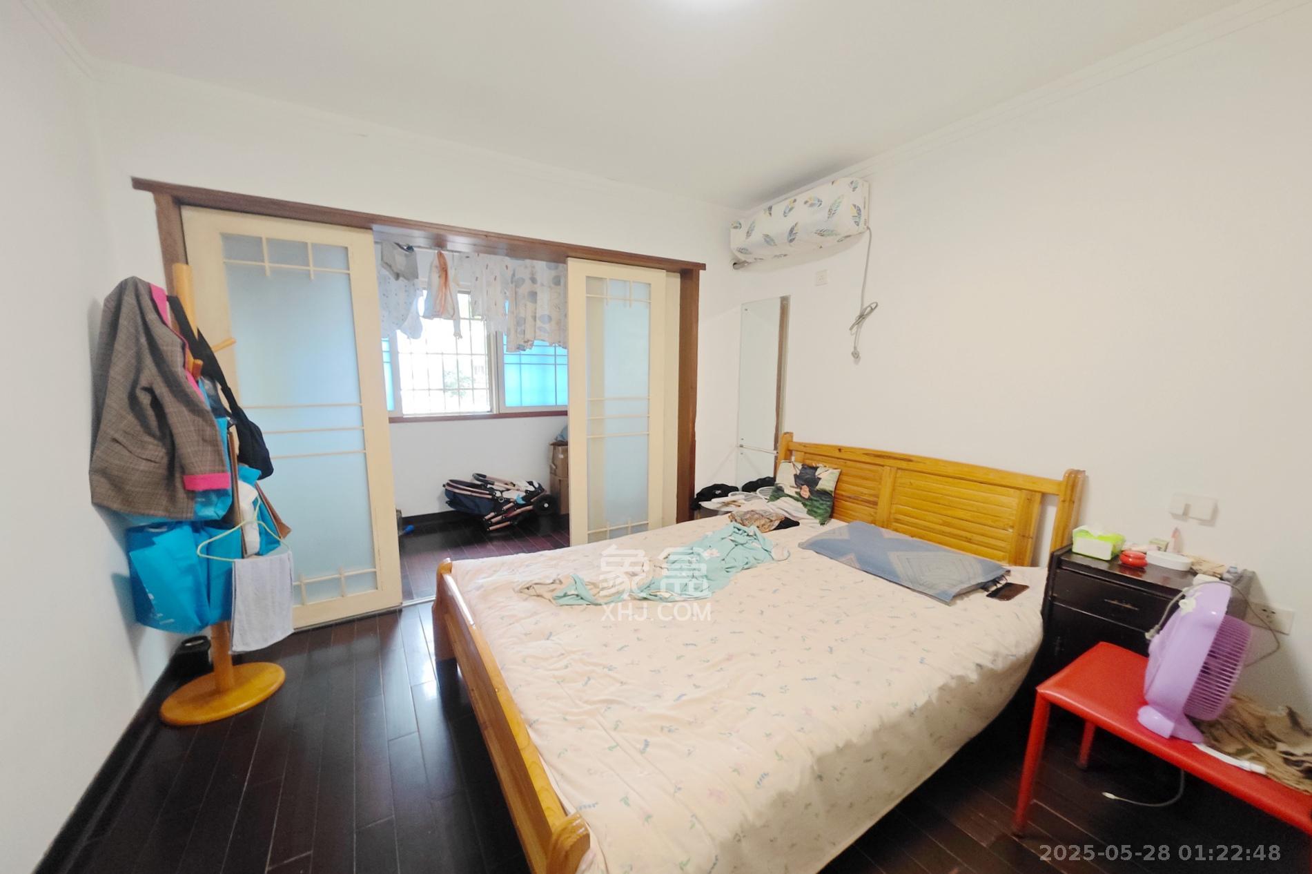 狮子山二片  3室2厅1卫    82.0万卧室