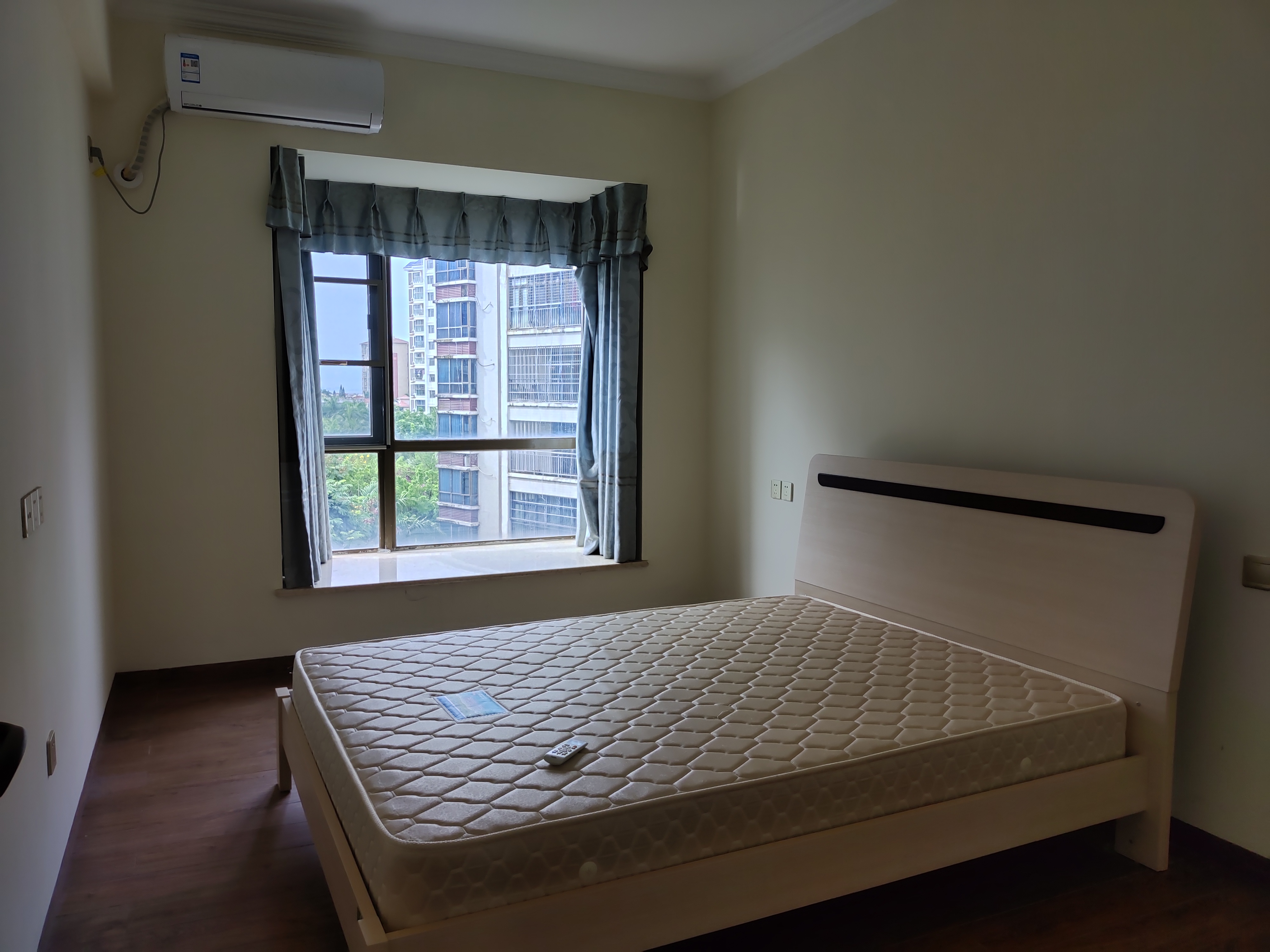 城市海岸一期  4室2厅2卫    4200.0元/月 城市海岸一期  4室2厅2卫    4200.0元/月室内图