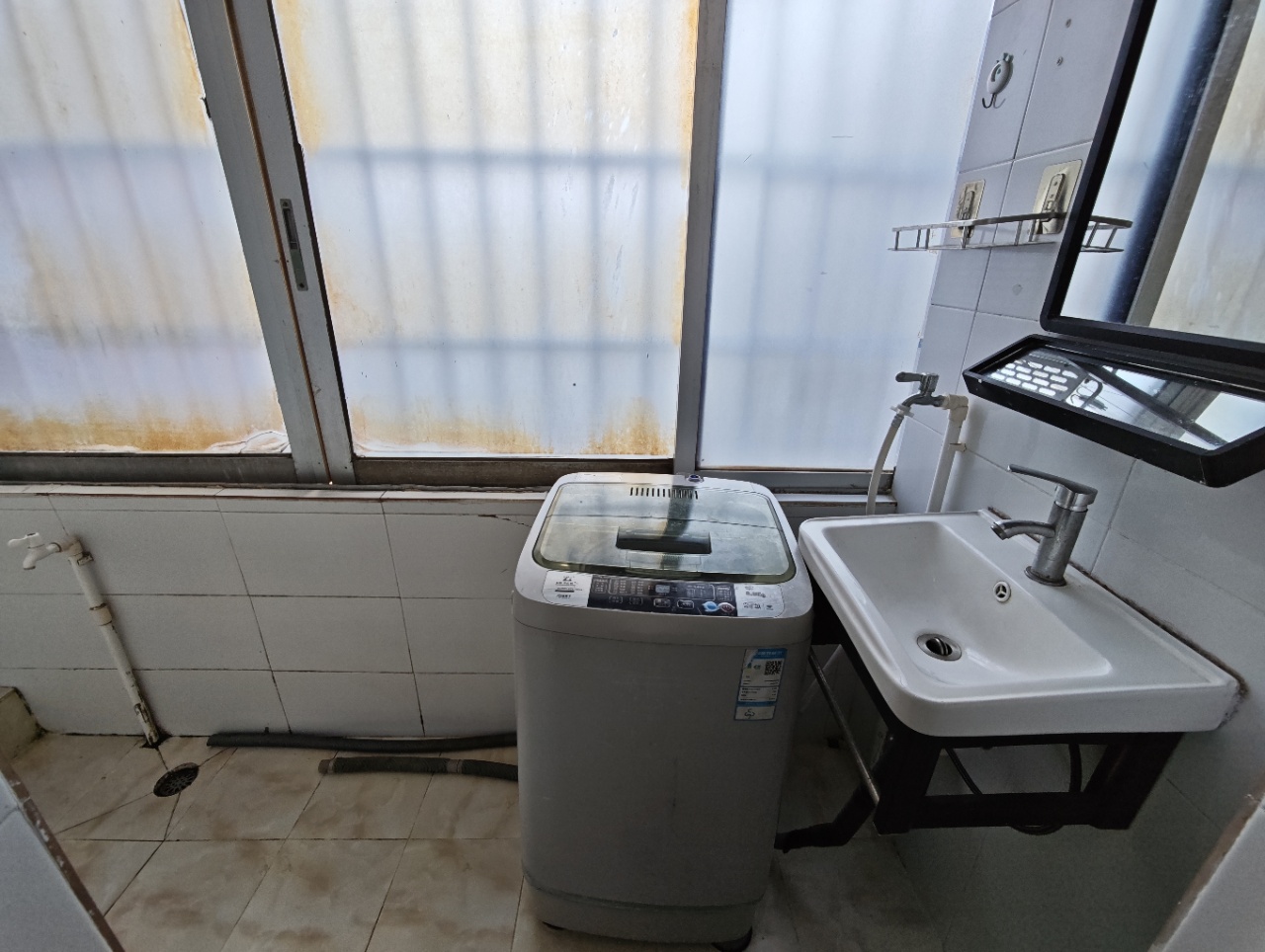 马坡小区  1室1厅1卫   1100.00元/月室内图