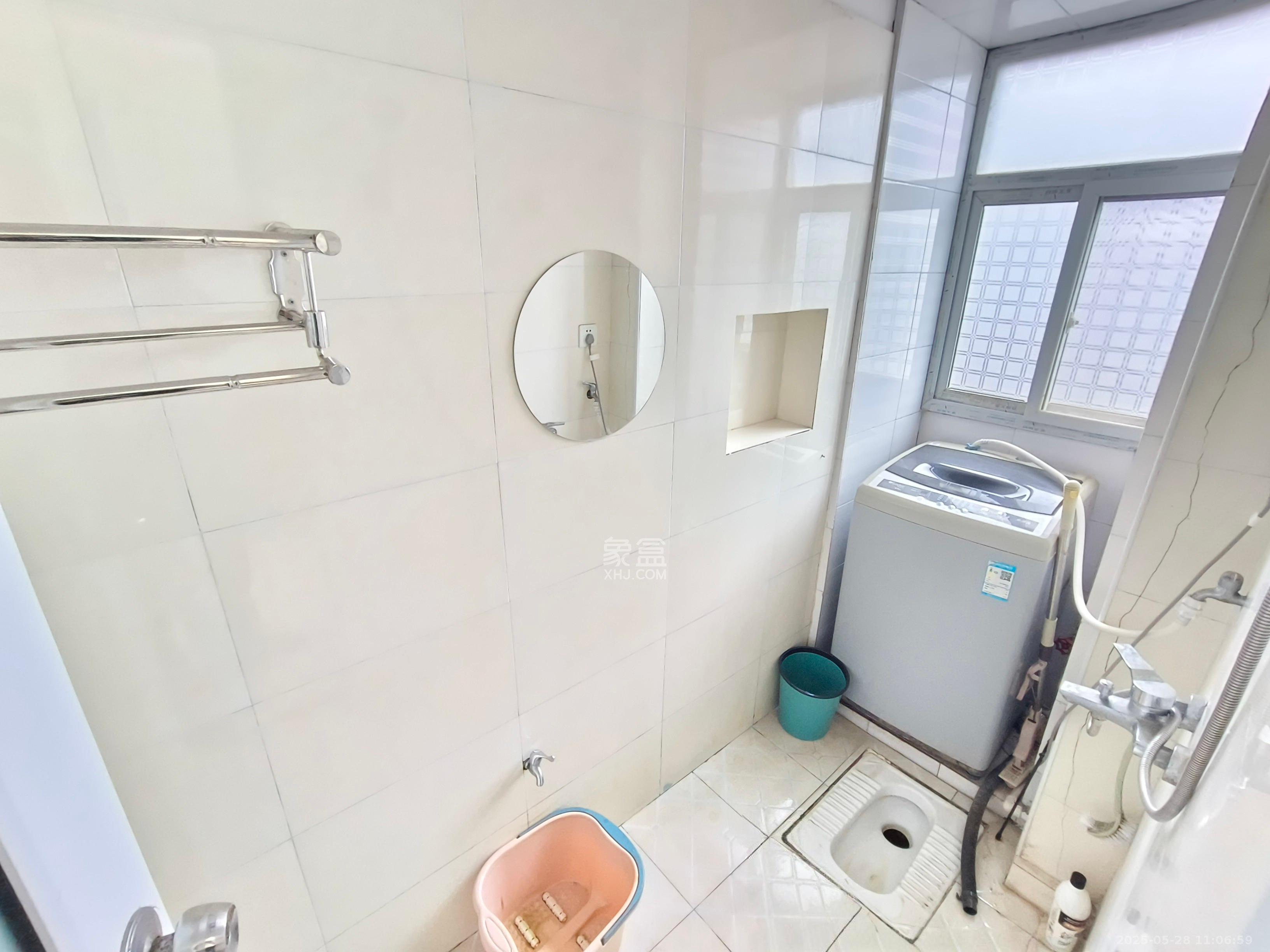 向东南社区  1室1厅1卫   1200.00元/月室内图