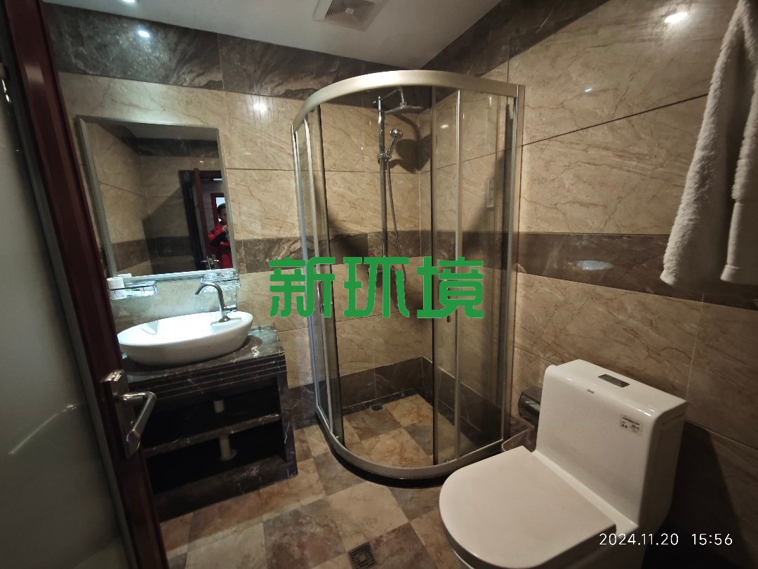 天门大厦  8室1厅4卫   136.00万客厅