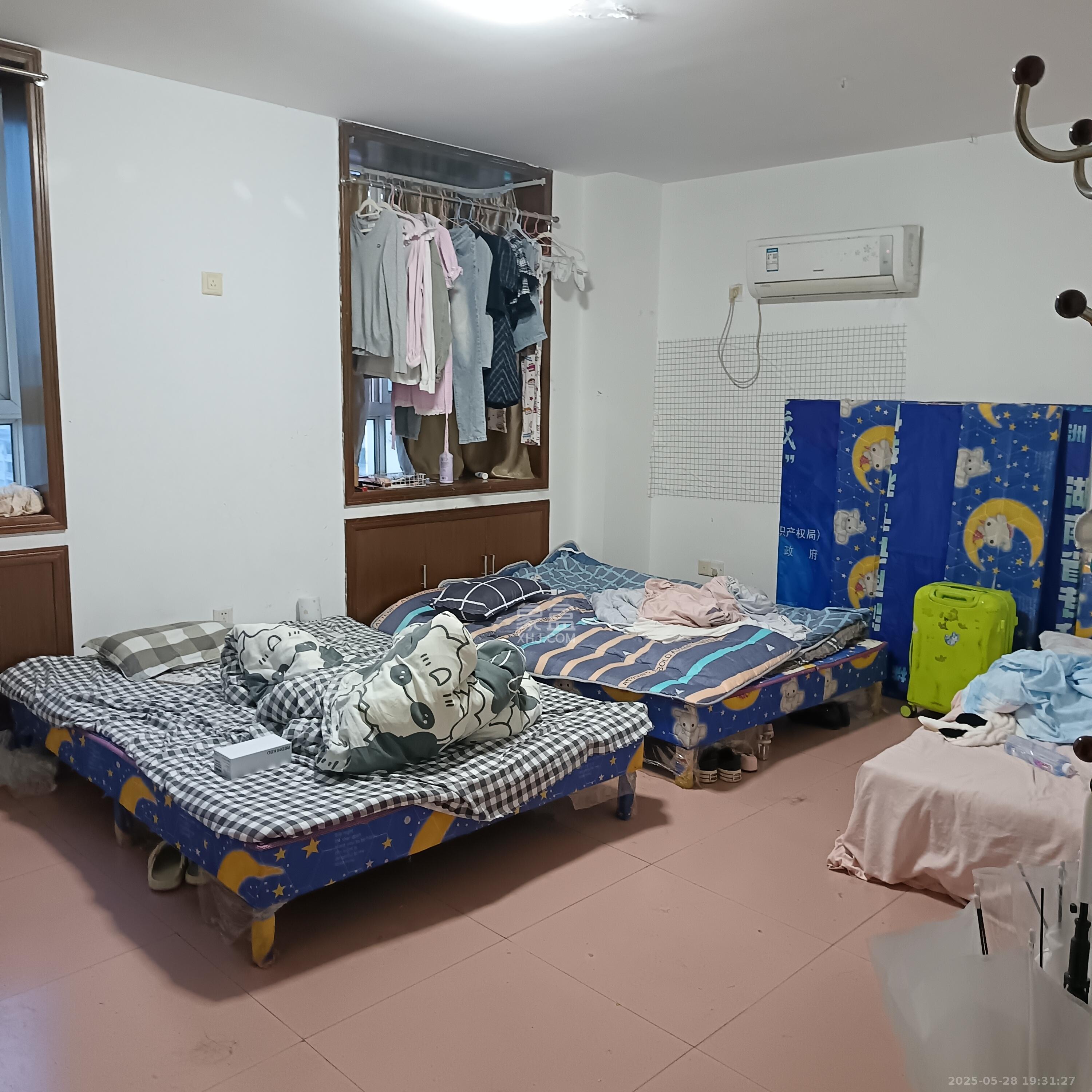 君临天厦 4室1厅2卫 3500.0元/月 君临天厦 4室1厅2卫 3500.0元/月室内图