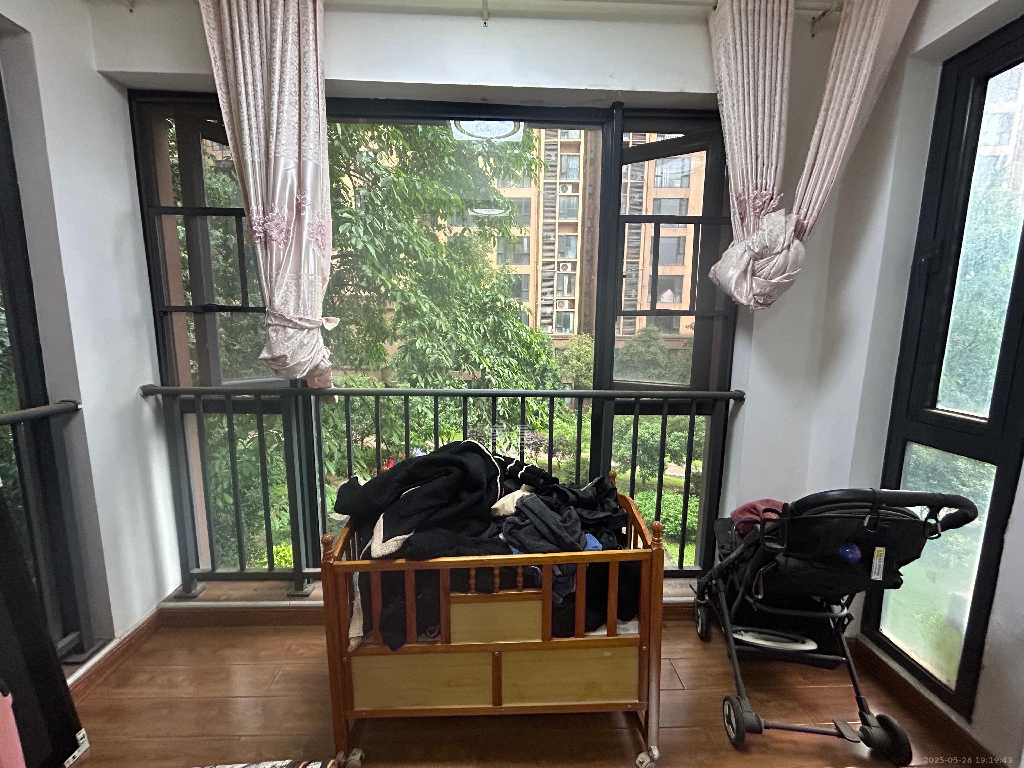 怡海星城 3室2厅1卫 1750.0元/月 怡海星城 3室2厅1卫 1750.0元/月室内图