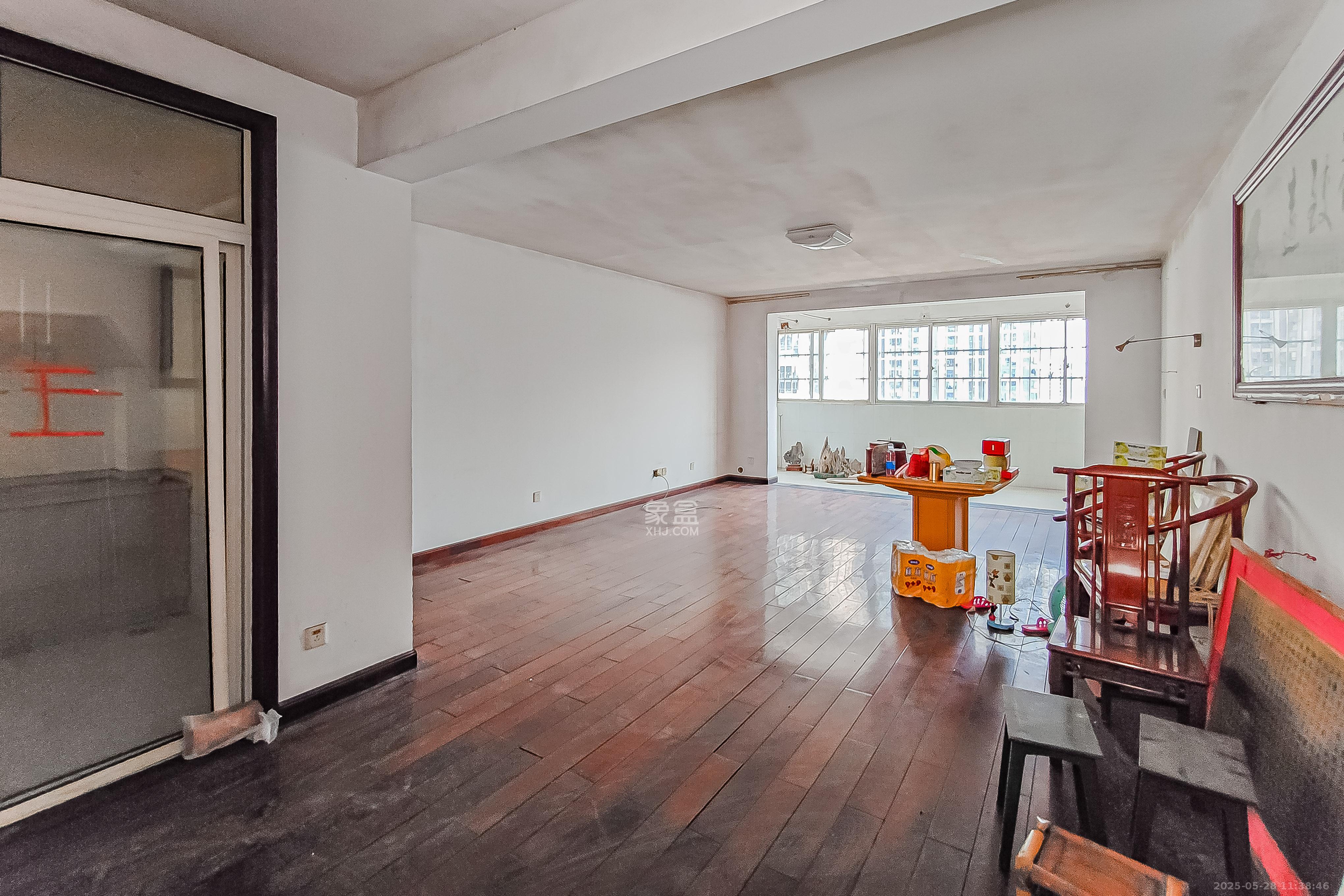 省气象局宿舍  3室2厅2卫    138.0万 省气象局宿舍  3室2厅2卫    138.0万