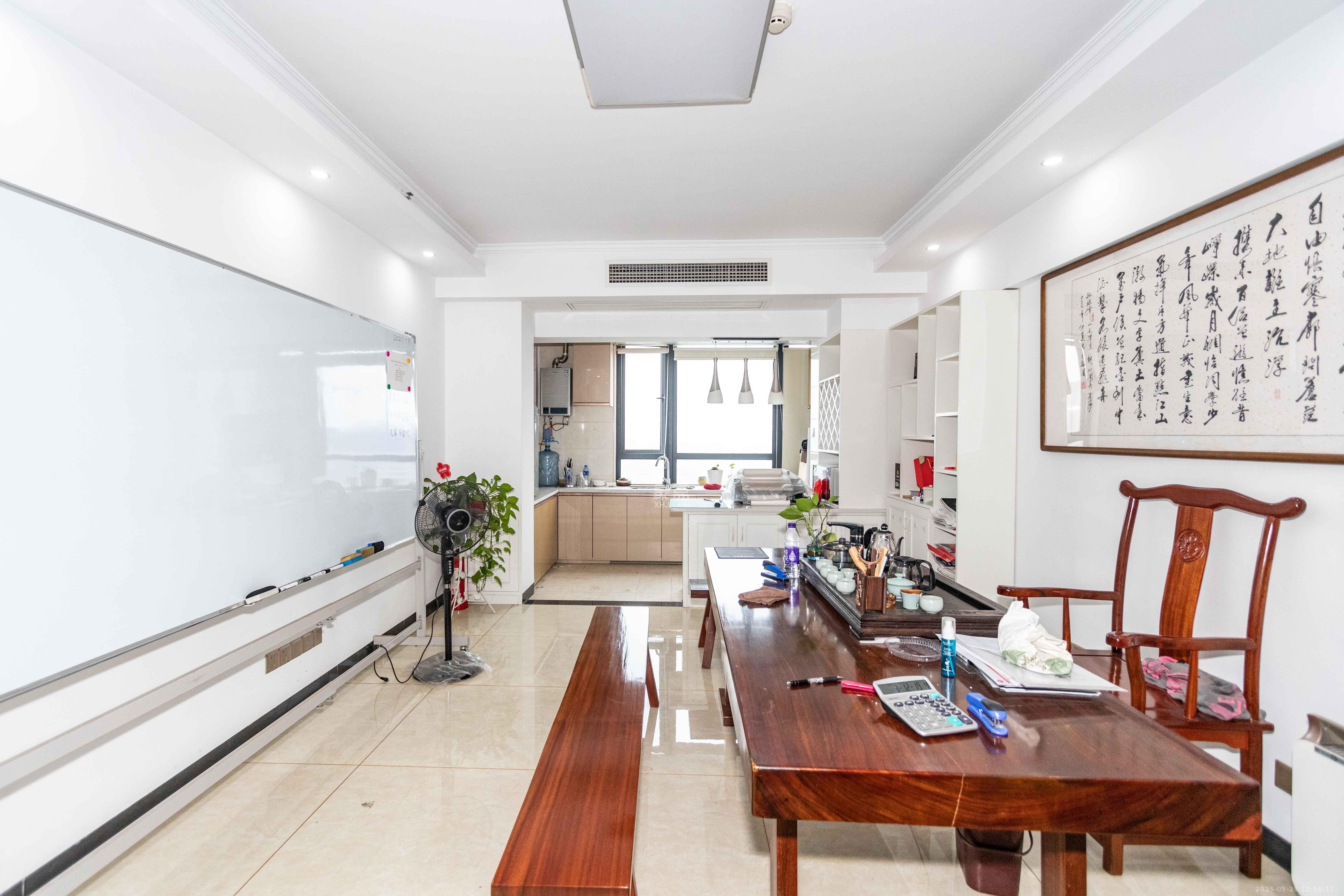 丰园城(鄱阳小区二期) 2室2厅1卫 2100.0元/月 丰园城(鄱阳小区二期) 2室2厅1卫 2100.0元/月室内图