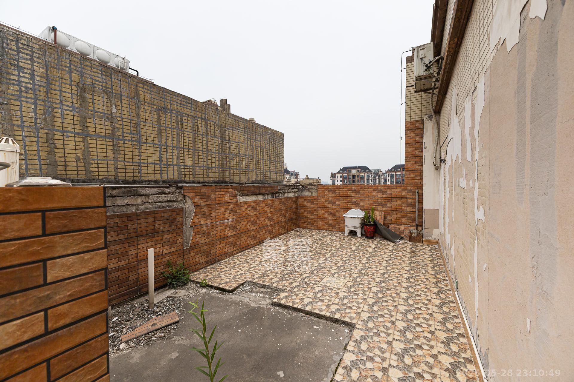 乾源国际 3室2厅1卫 88.0万 乾源国际 3室2厅1卫 88.0万阳台