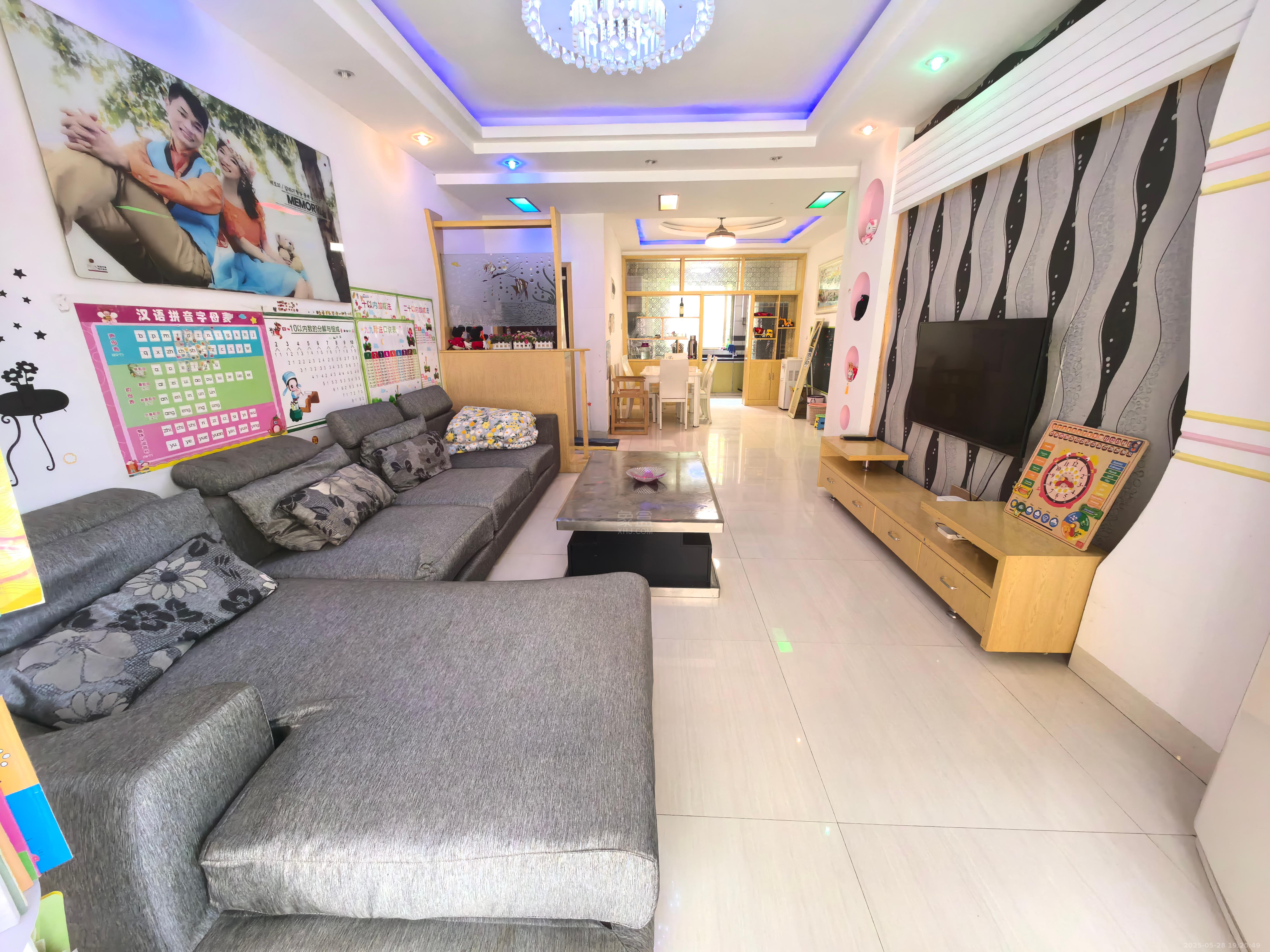 阳光爱琴海  2室2厅1卫    1200.0元/月 阳光爱琴海  2室2厅1卫    1200.0元/月室内图