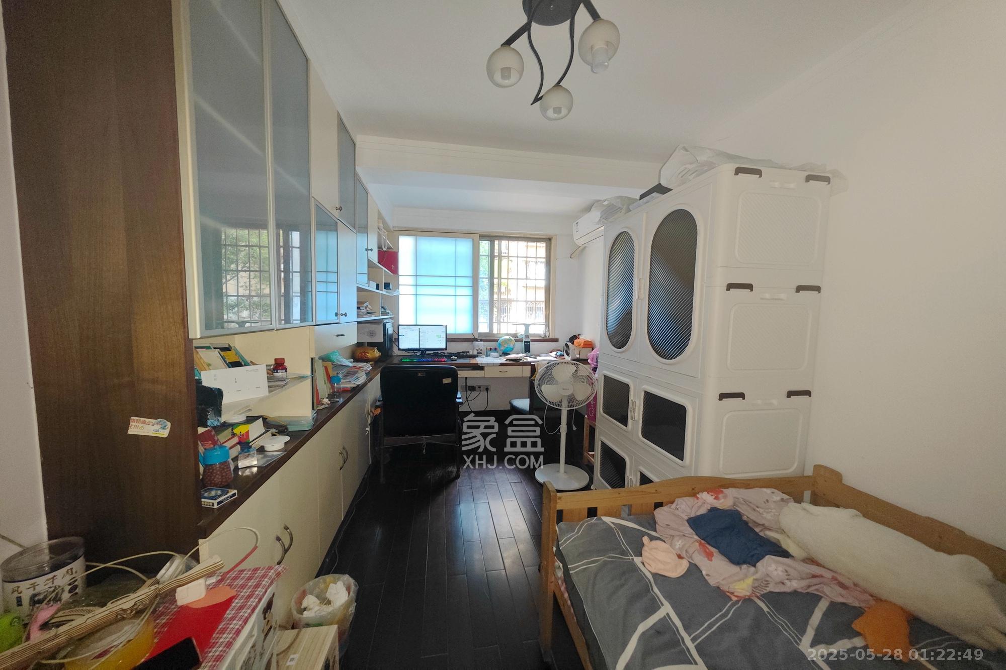 狮子山二片  3室2厅1卫    82.0万卧室