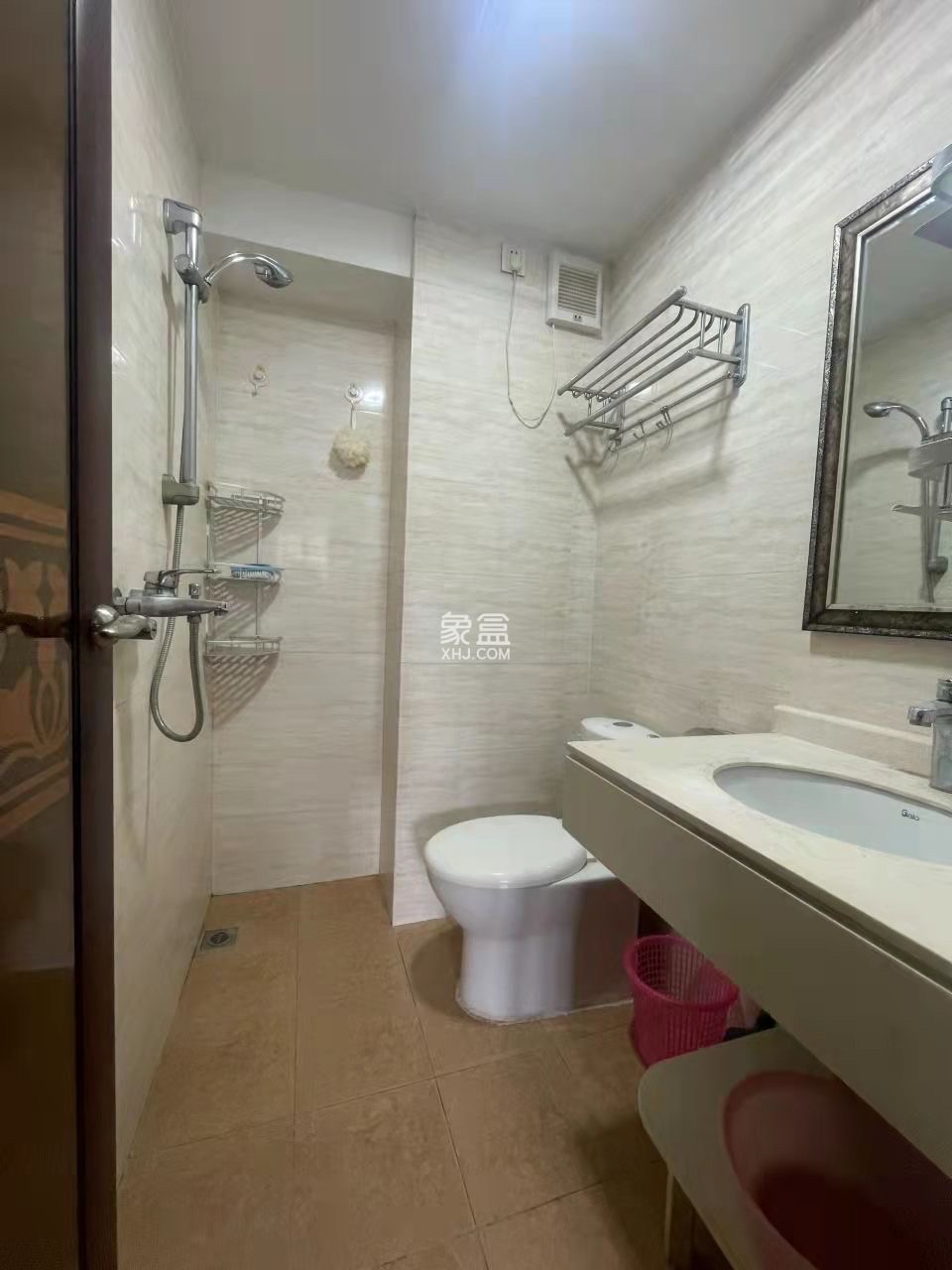 华丰大厦 2室1厅1卫 2000.0元/月 华丰大厦 2室1厅1卫 2000.0元/月室内图