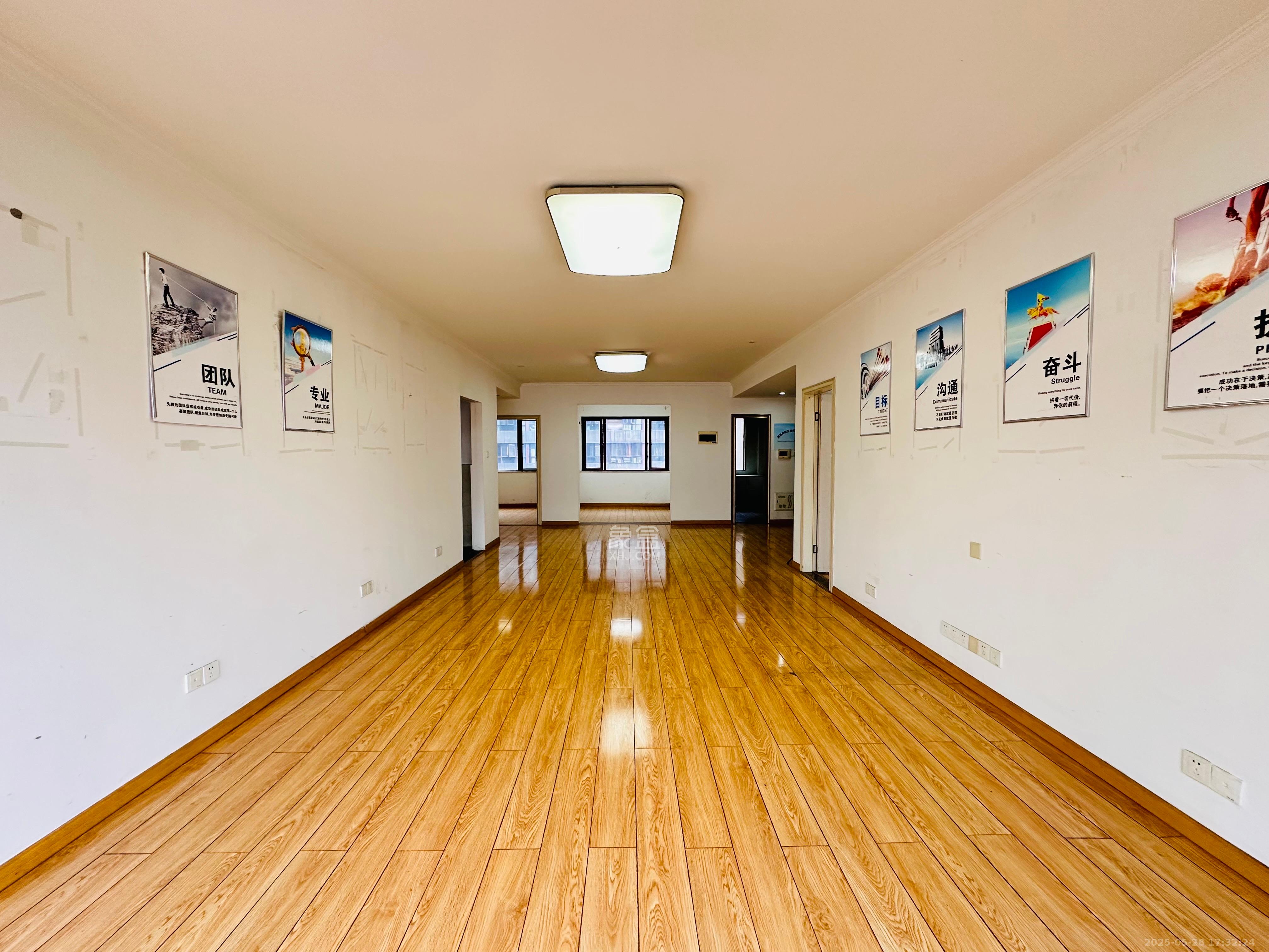 中惠锦堂 4室2厅2卫 3500.0元/月 中惠锦堂 4室2厅2卫 3500.0元/月室内图