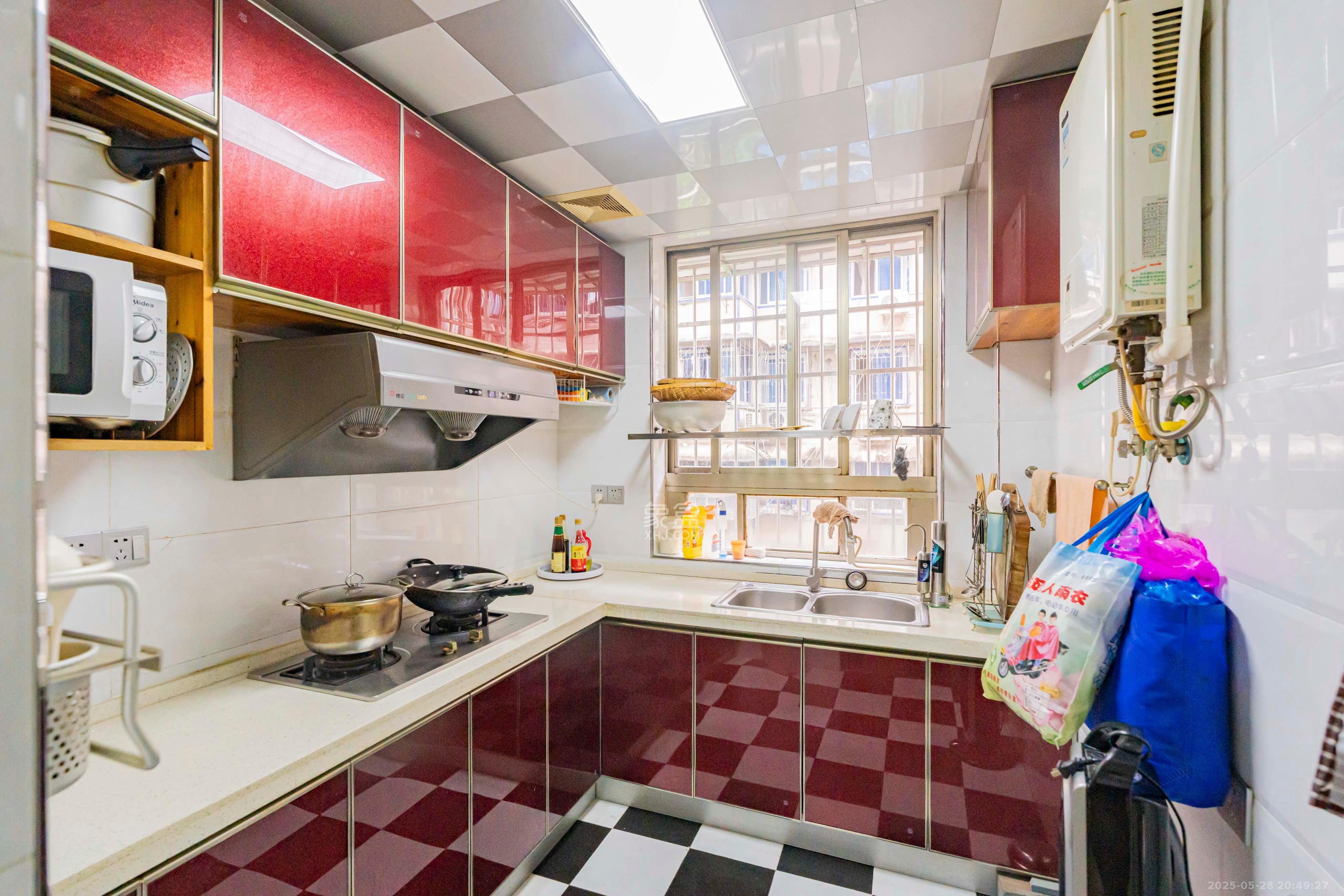 汇城花园 2室2厅2卫 90.0万 汇城花园 2室2厅2卫 90.0万厨房