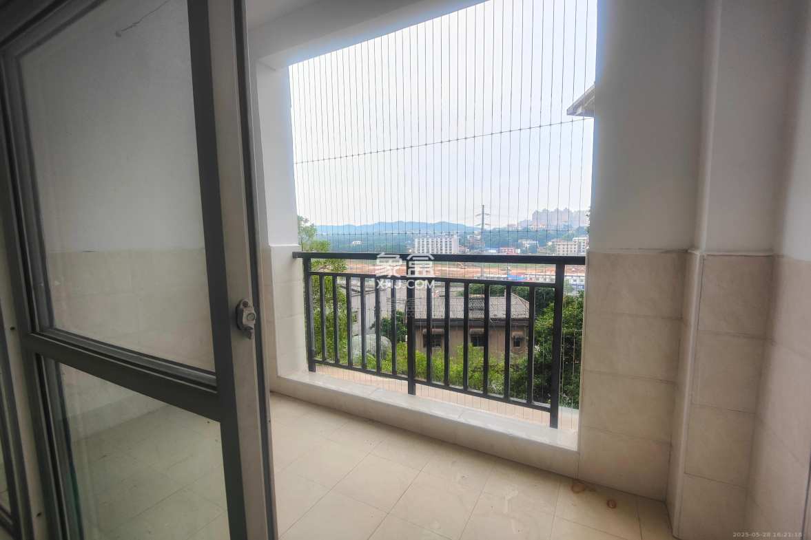 东环新城 3室2厅1卫 1100.0元/月 东环新城 3室2厅1卫 1100.0元/月室内图