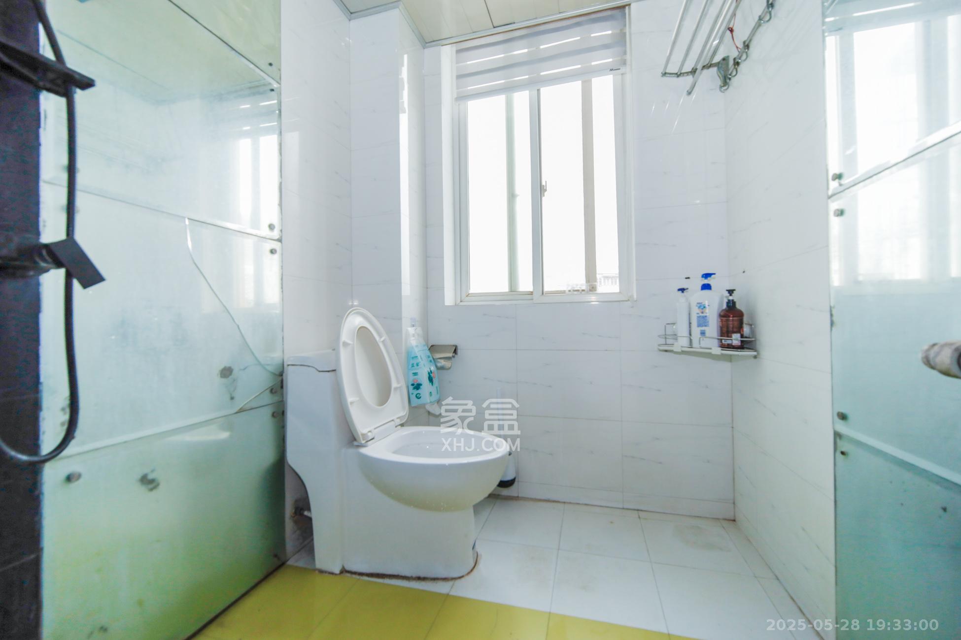 金信阳光在线 2室2厅1卫 60.8万 金信阳光在线 2室2厅1卫 60.8万卫生间