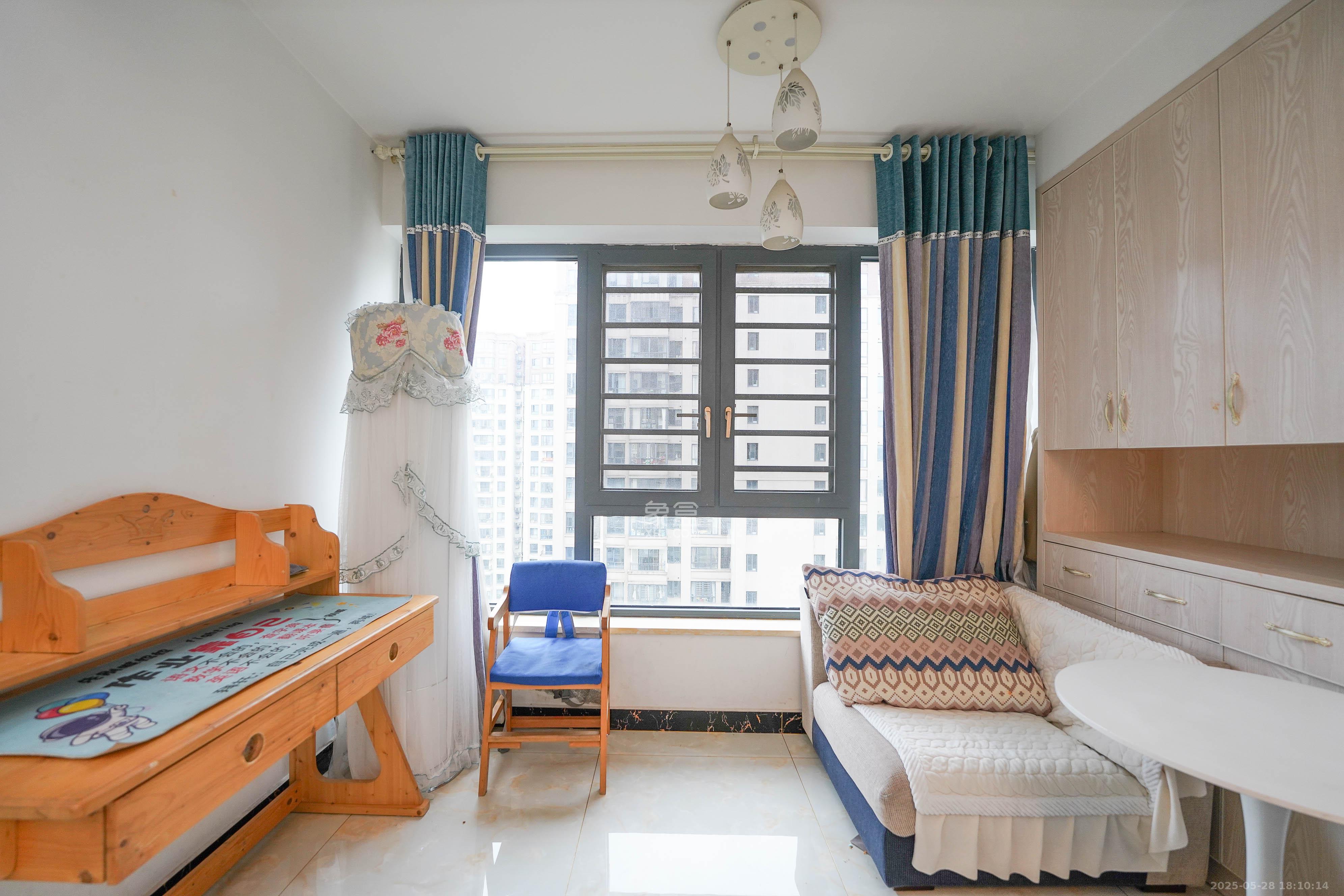 五矿万境蓝山  3室1厅1卫    98.0万 五矿万境蓝山  3室1厅1卫    98.0万阳台