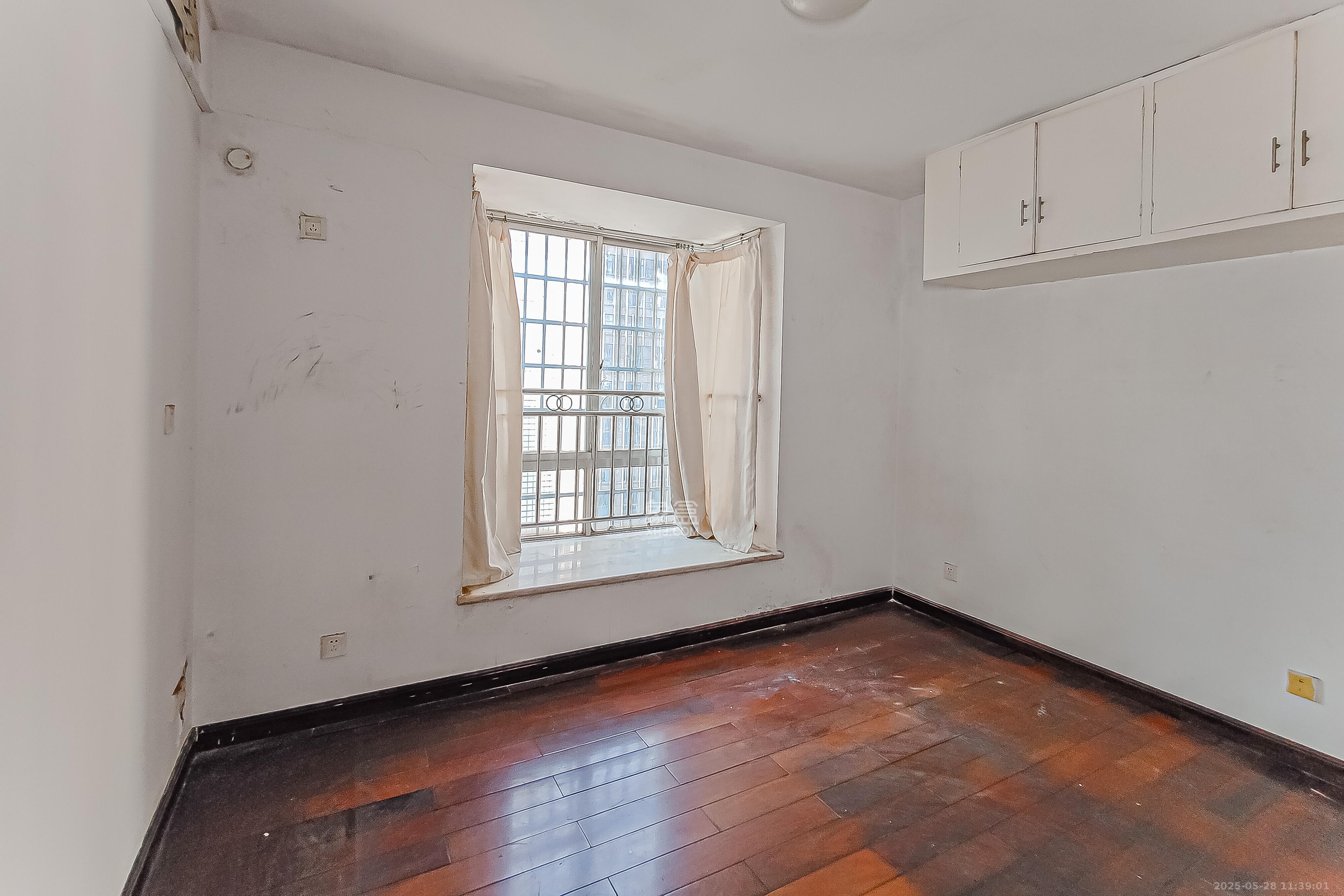 省气象局宿舍 3室2厅2卫 138.0万 省气象局宿舍 3室2厅2卫 138.0万卧室