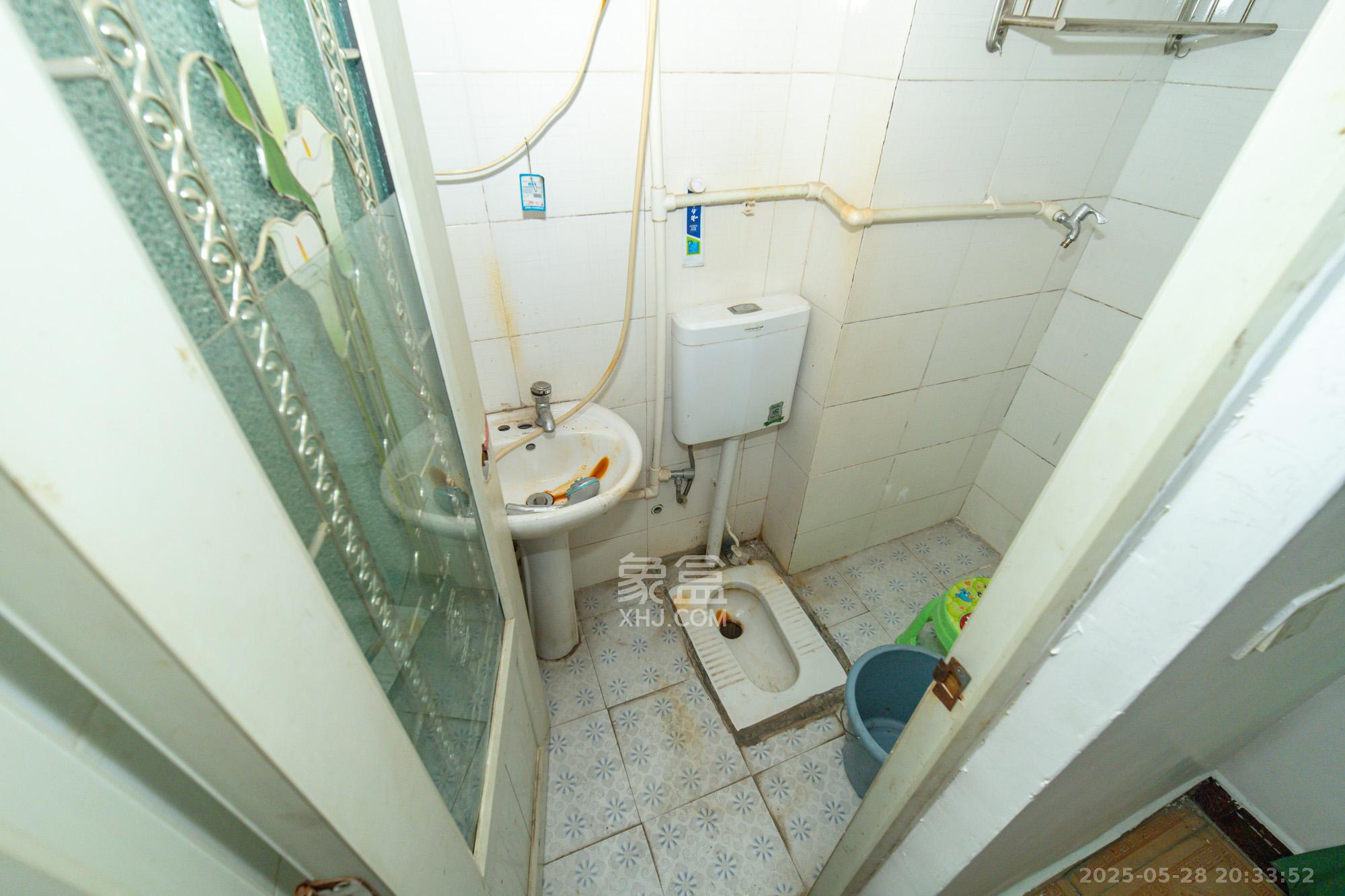 星沙六区  12室4厅4卫    149.8万 星沙六区  12室4厅4卫    149.8万卫生间