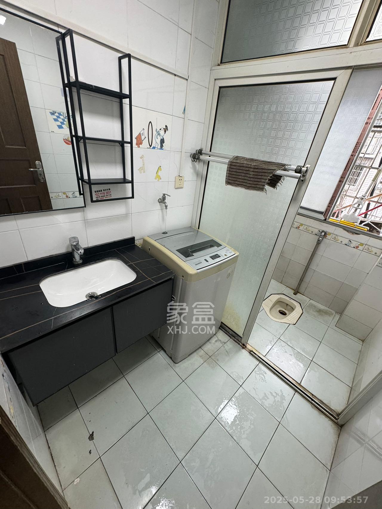 学宫街商住楼  3室2厅2卫   2500.00元/月