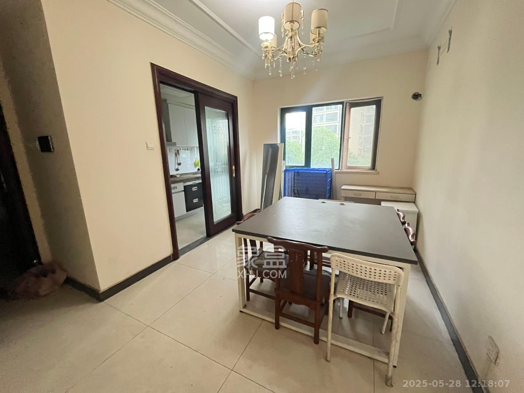 恒大雅苑 4室2厅2卫 2600.0元/月 恒大雅苑 4室2厅2卫 2600.0元/月室内图