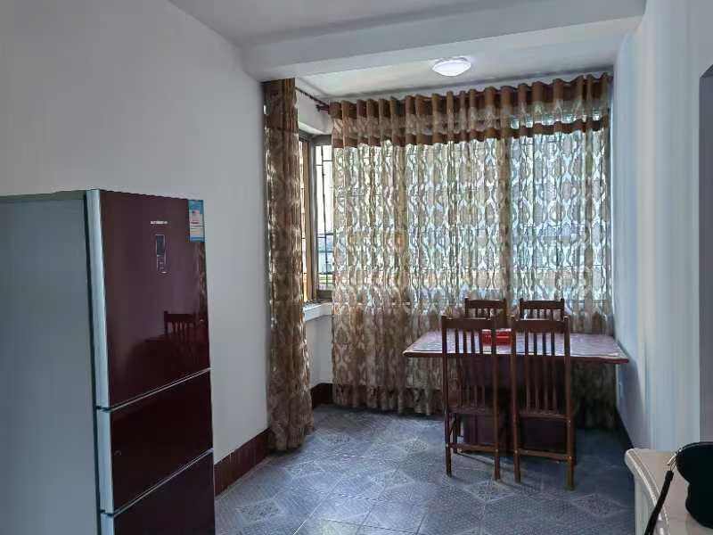 张家界公安局宿舍  3室2厅1卫    1000.0元/月 张家界公安局宿舍  3室2厅1卫    1000.0元/月室内图