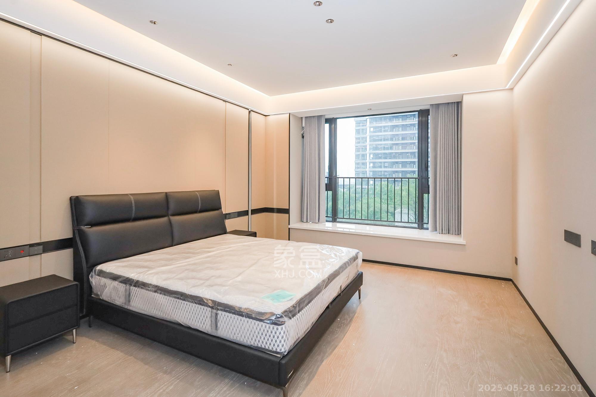 旭辉铂悦湘江 4室2厅4卫 718.0万 旭辉铂悦湘江 4室2厅4卫 718.0万卧室