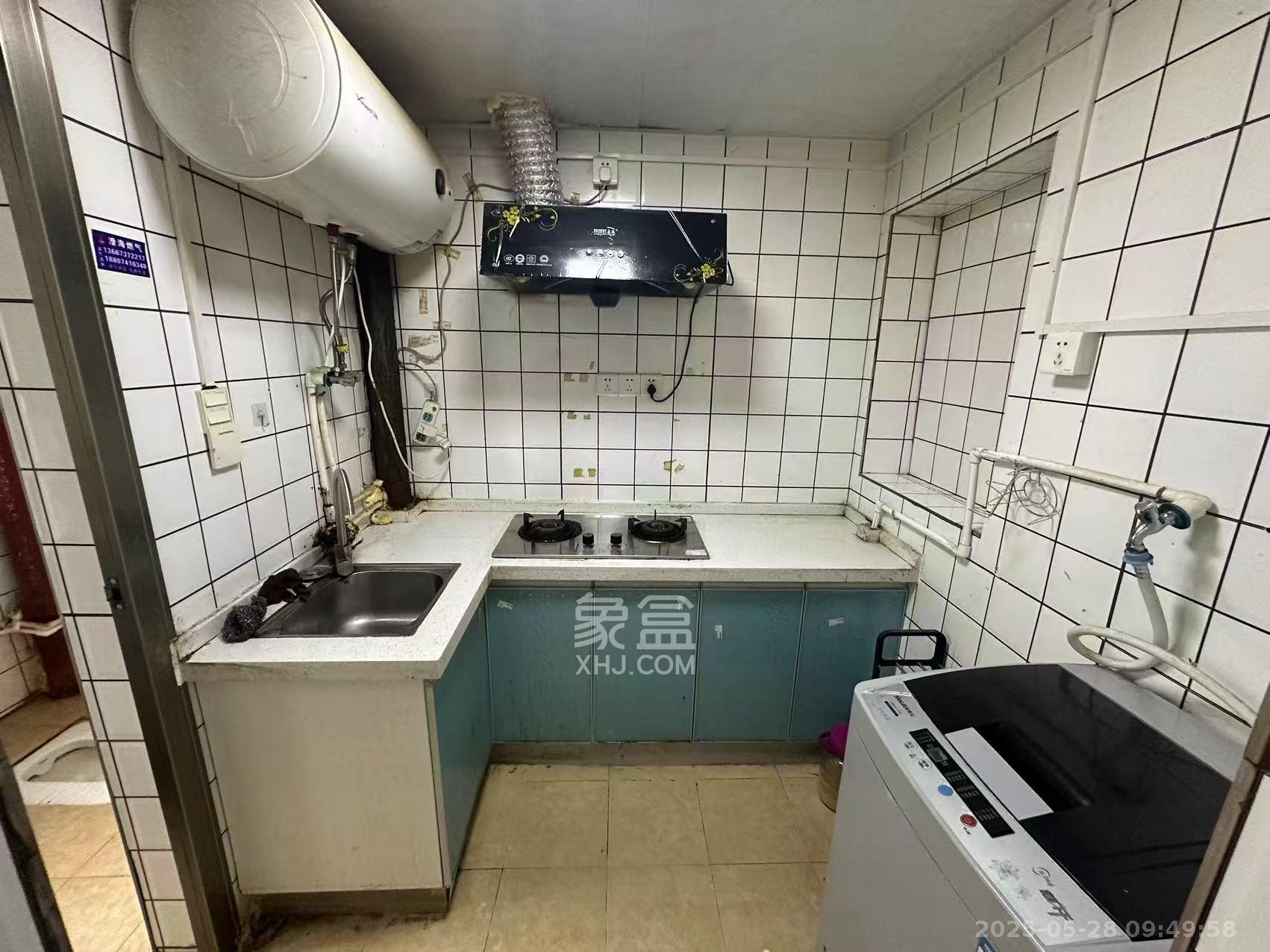 城南路散盘  2室1厅1卫    2200.0元/月 城南路散盘  2室1厅1卫    2200.0元/月室内图