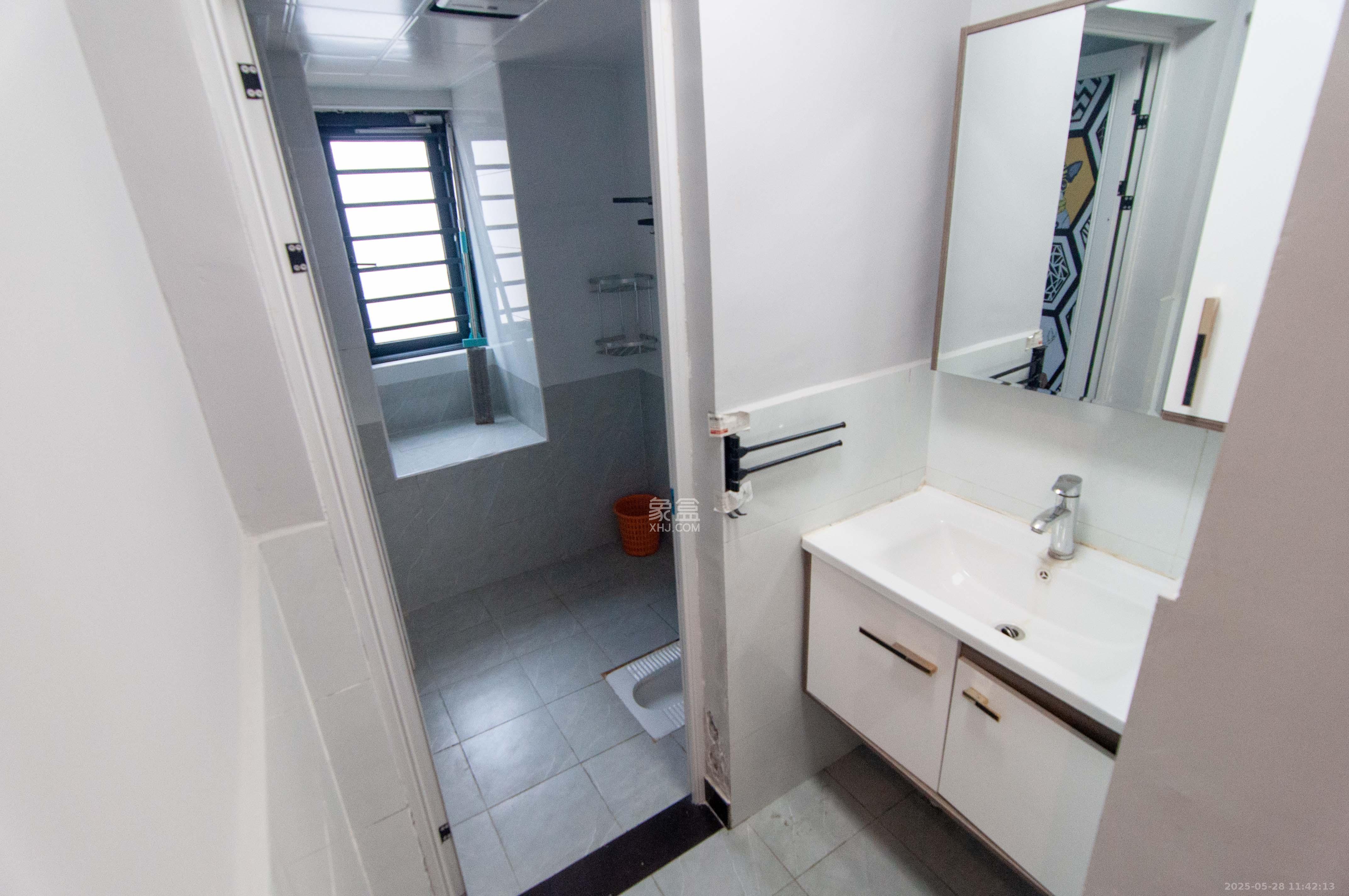 振业城三期 3室2厅1卫 110.0万 振业城三期 3室2厅1卫 110.0万卫生间