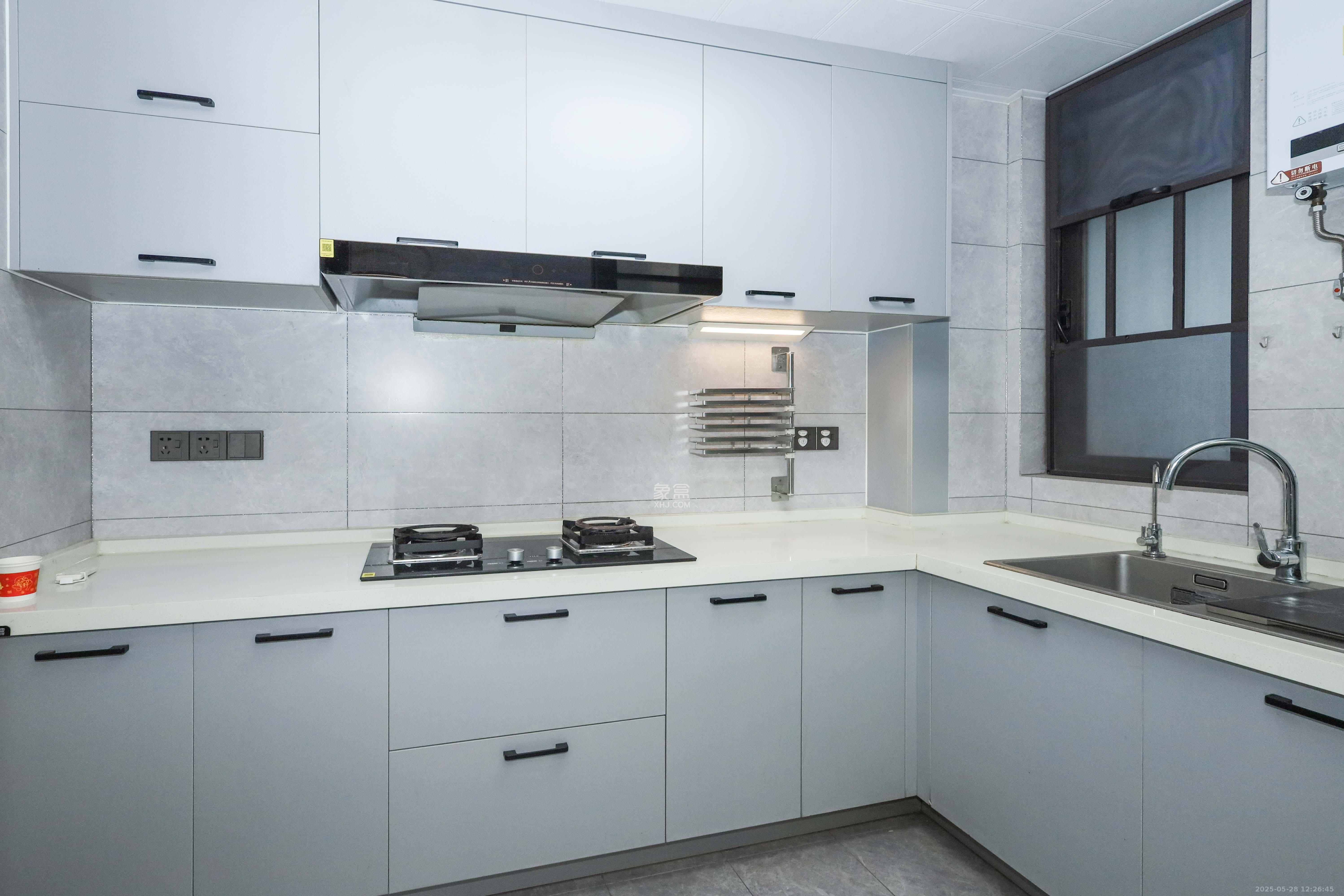 建发央著  3室2厅1卫    150.0万 建发央著  3室2厅1卫    150.0万厨房