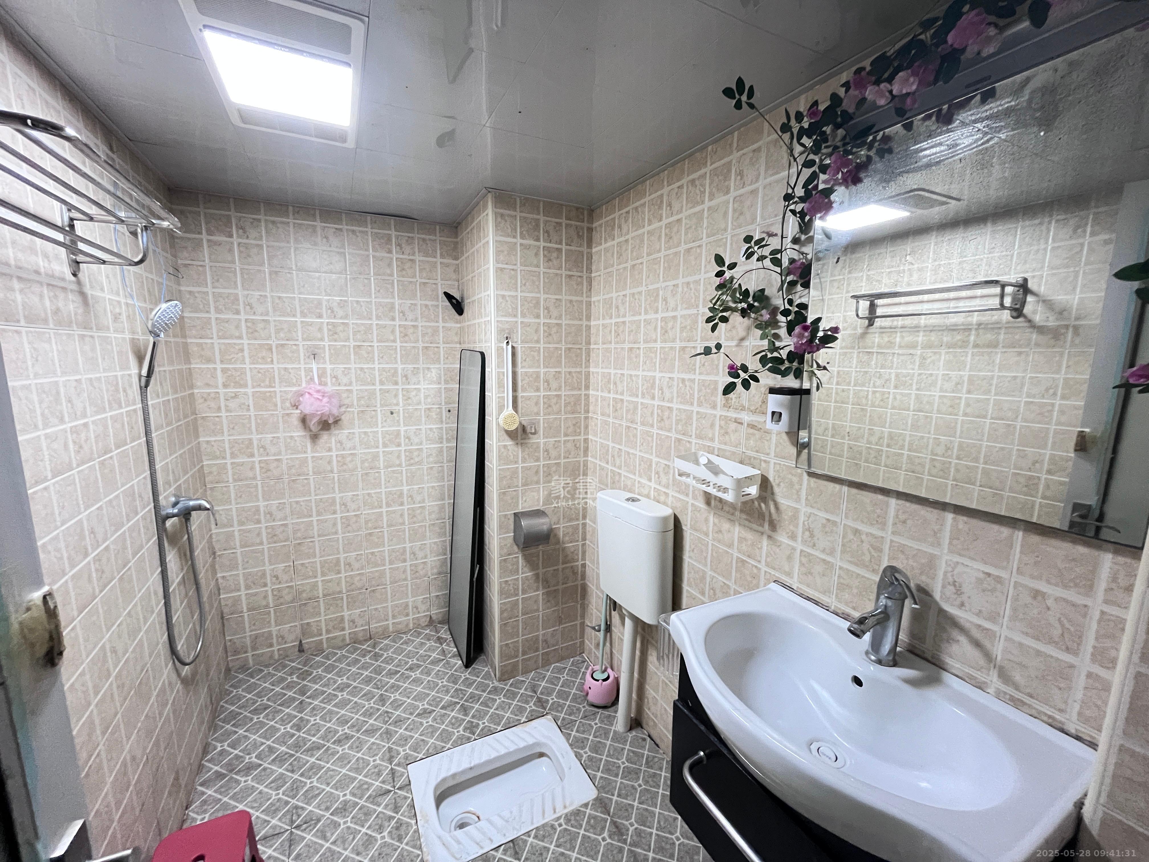 满庭芳小区  1室1厅1卫   1600.00元/月室内图