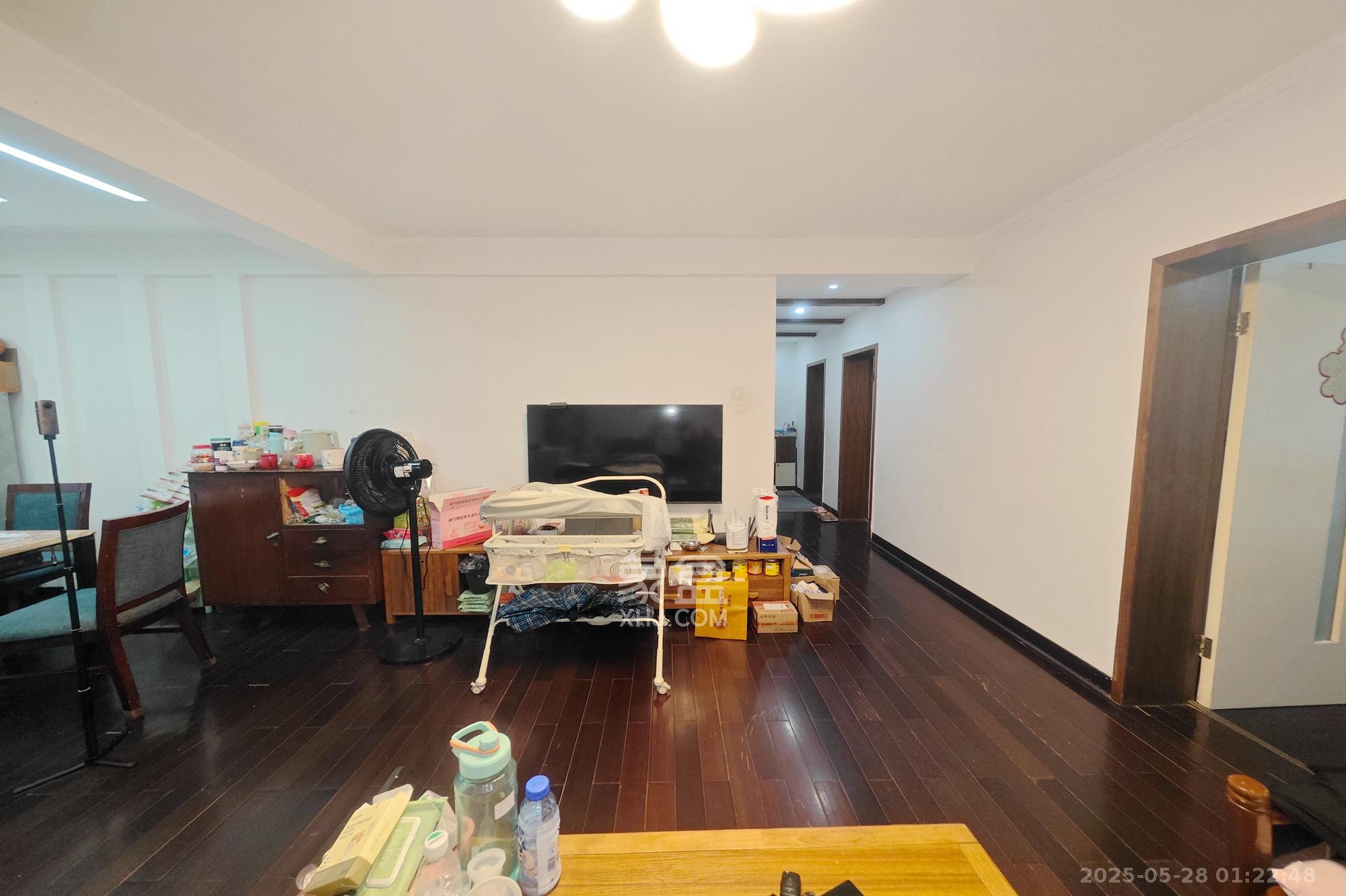 狮子山二片  3室2厅1卫    82.0万客厅