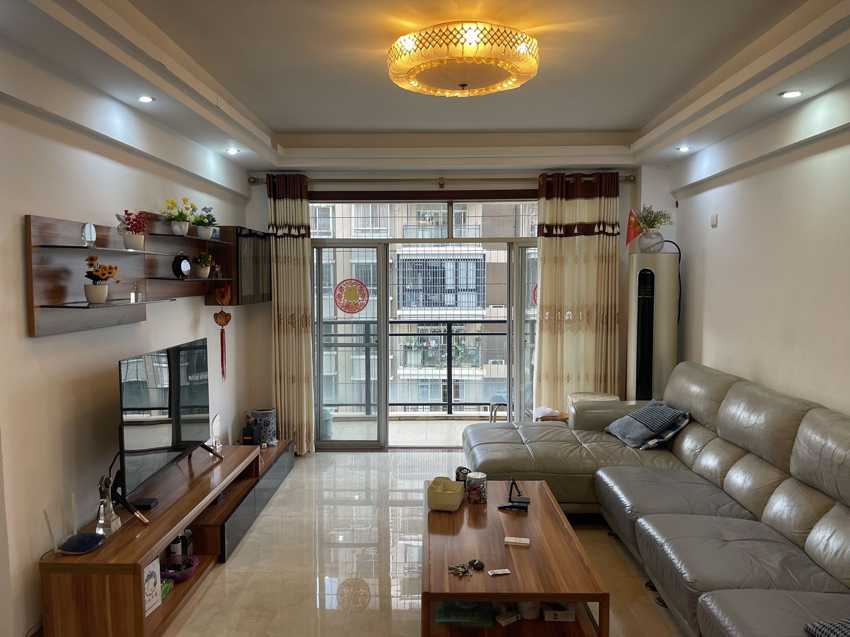 宝源花园 3室2厅1卫 121.0万 宝源花园 3室2厅1卫 121.0万客厅