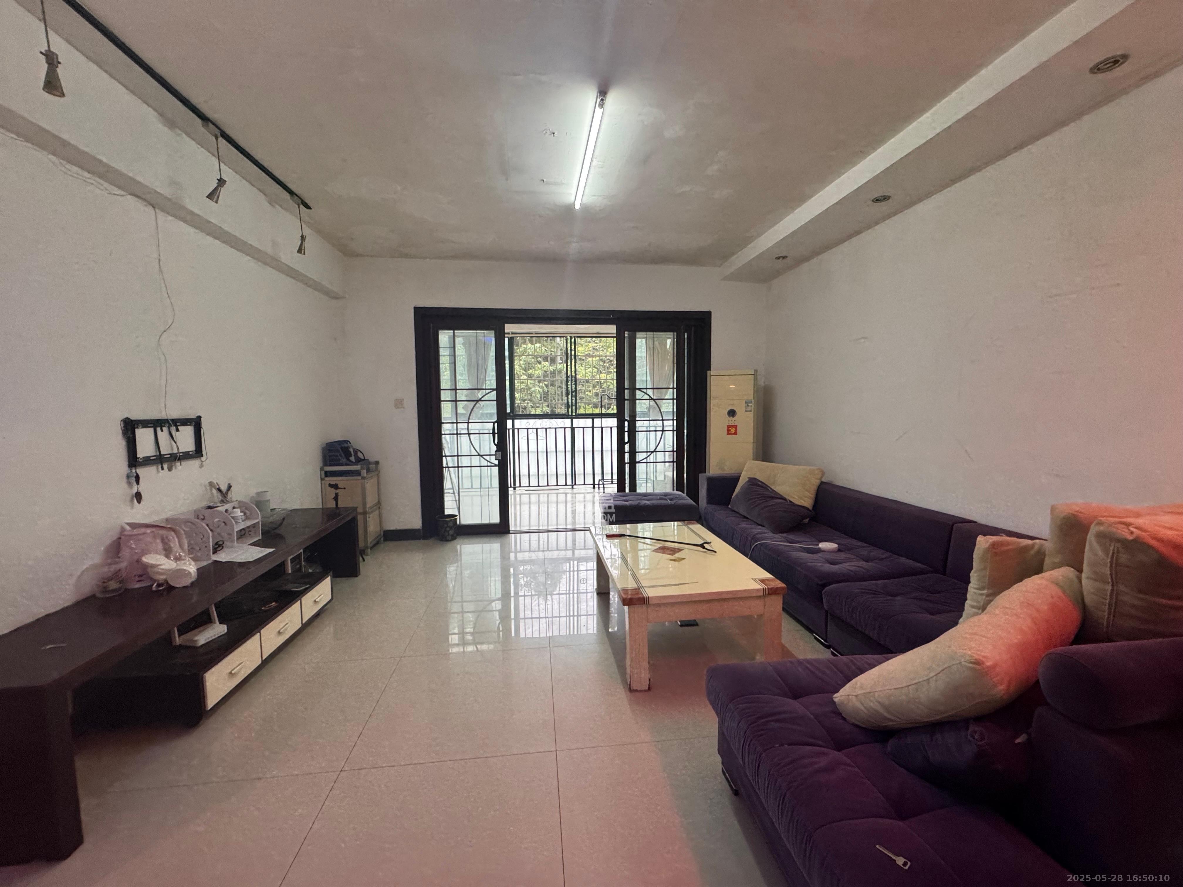 望兴景园一期 3室2厅2卫 2400.0元/月 望兴景园一期 3室2厅2卫 2400.0元/月室内图