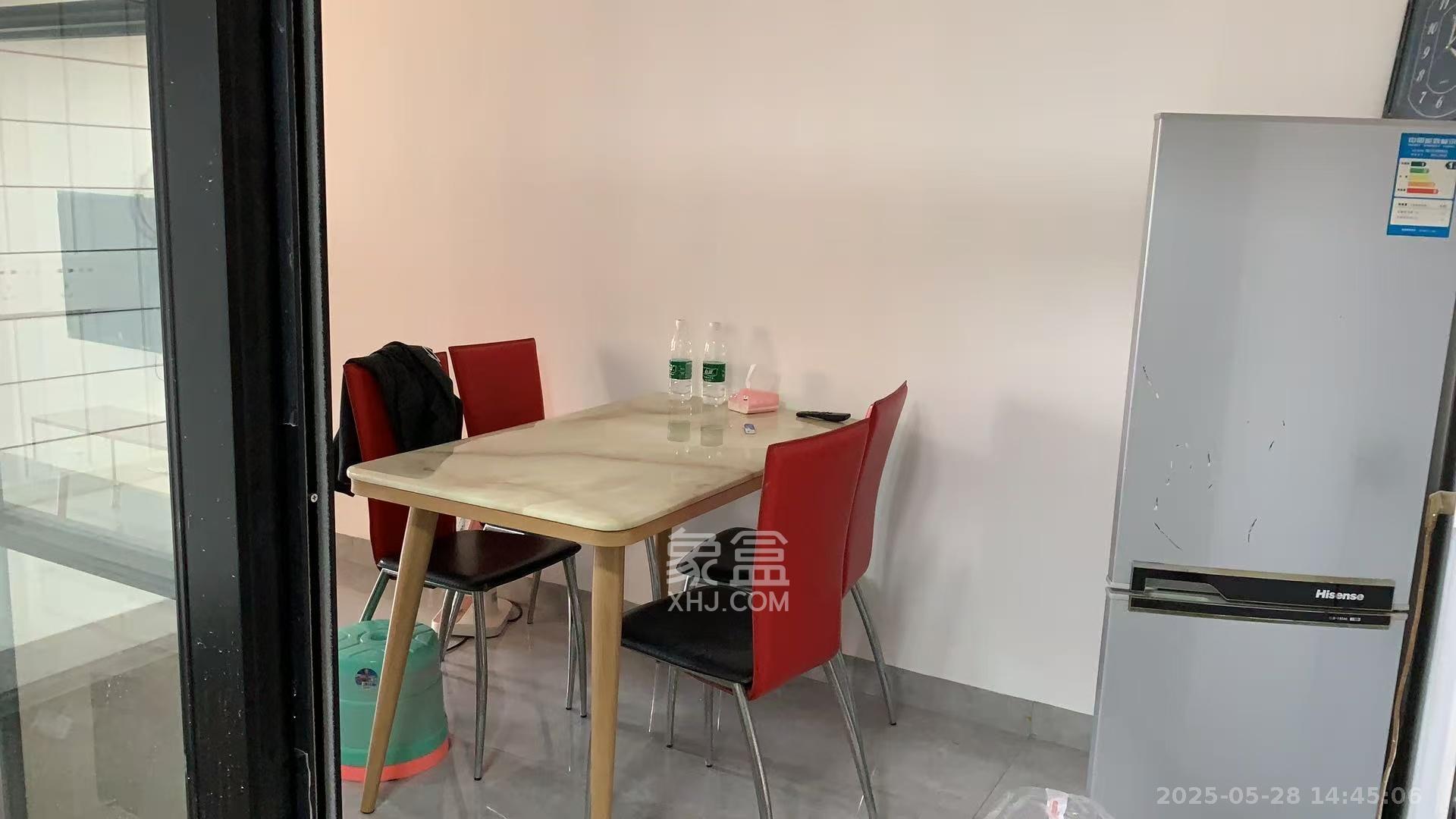 长郡花园  2室1厅1卫    3200.0元/月室内图