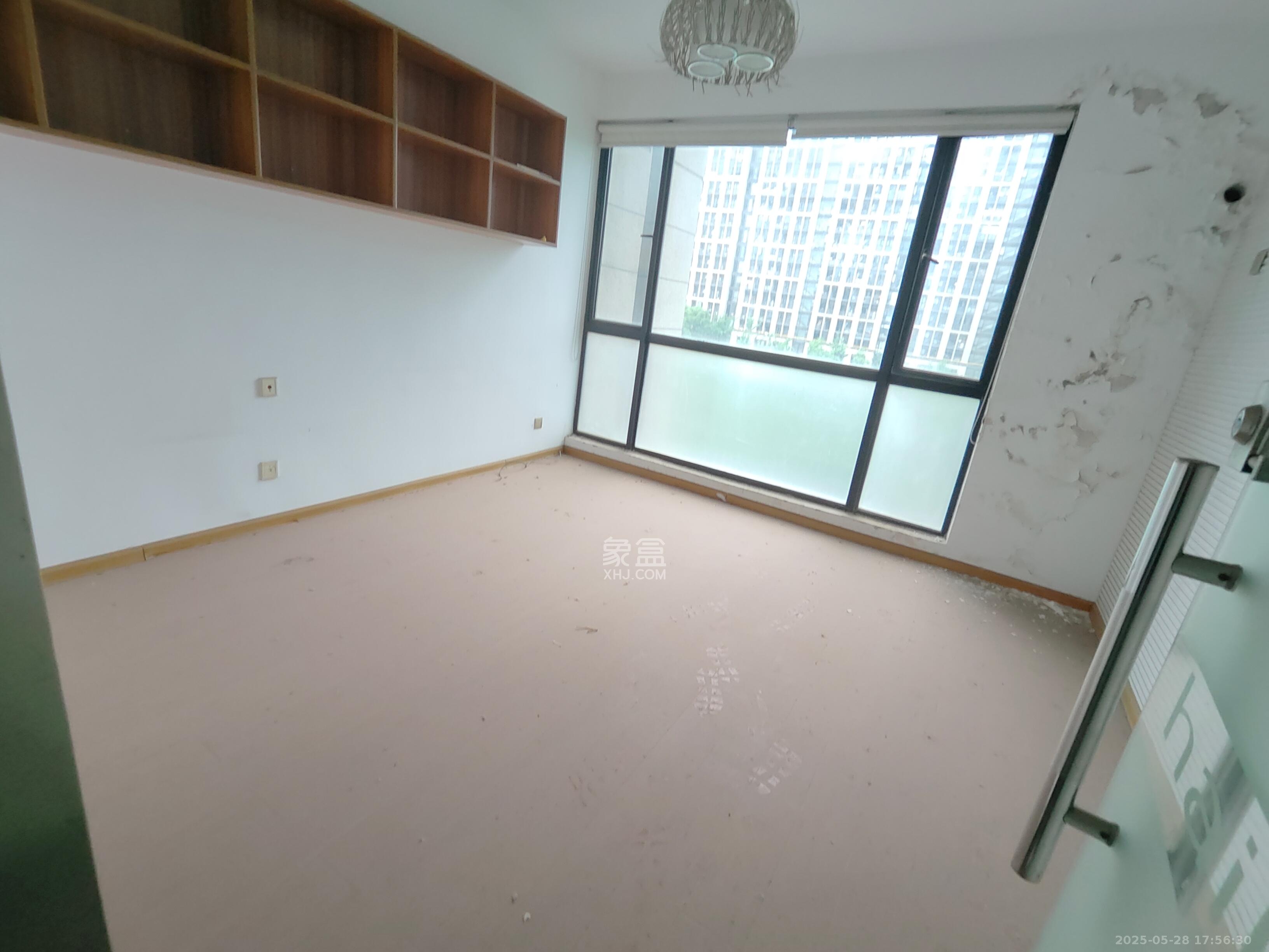 郡原广场  5室2厅2卫    5000.0元/月室内图