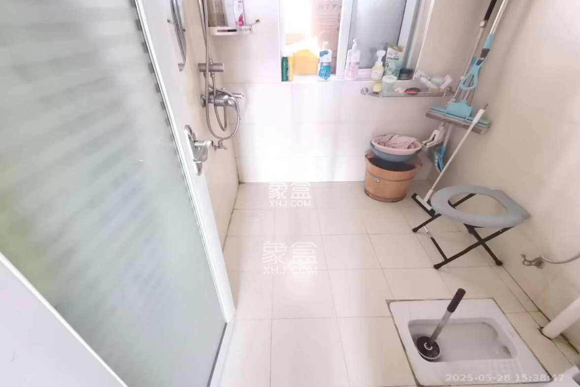 银港水晶城  3室2厅1卫    2800.0元/月 银港水晶城  3室2厅1卫    2800.0元/月室内图