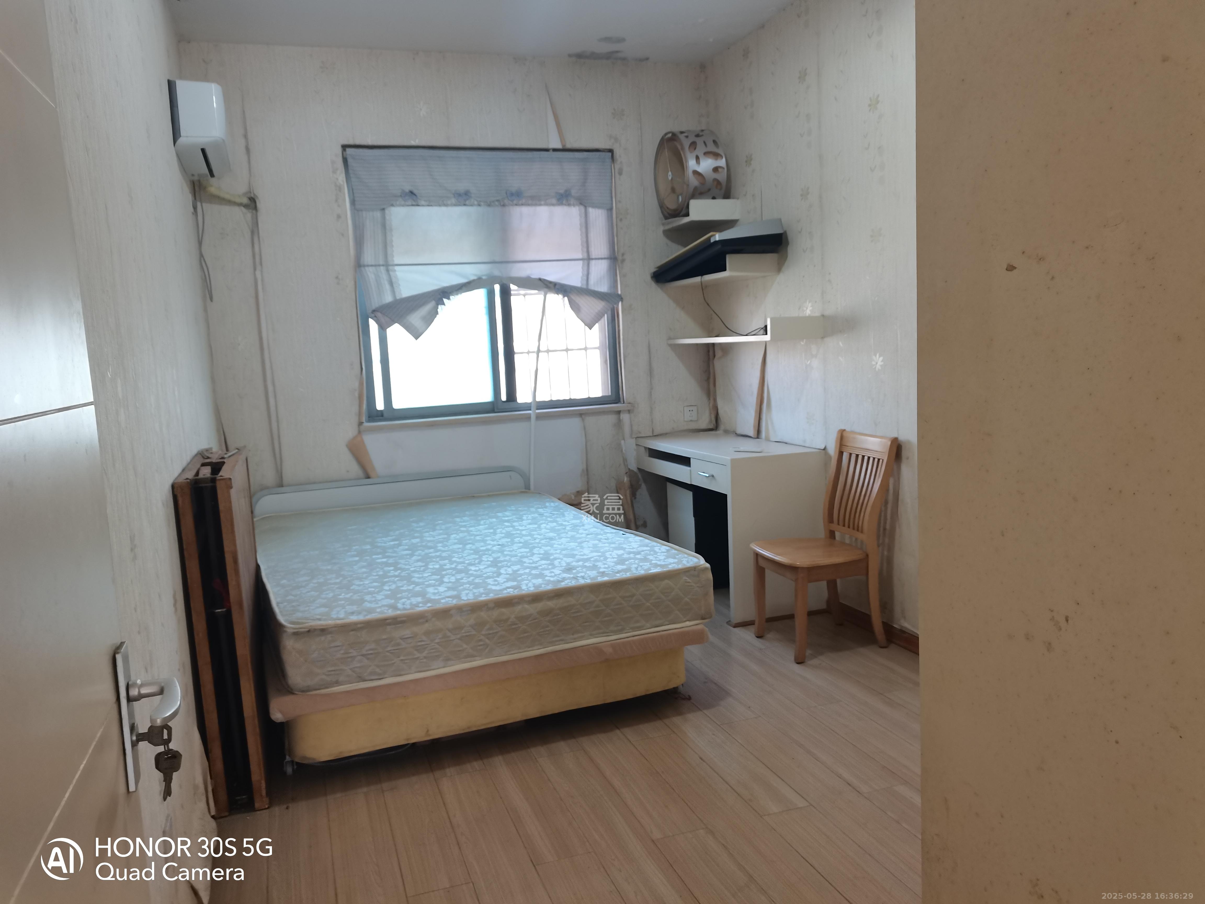 阳光100二期  2室2厅1卫   2400.00元/月室内图