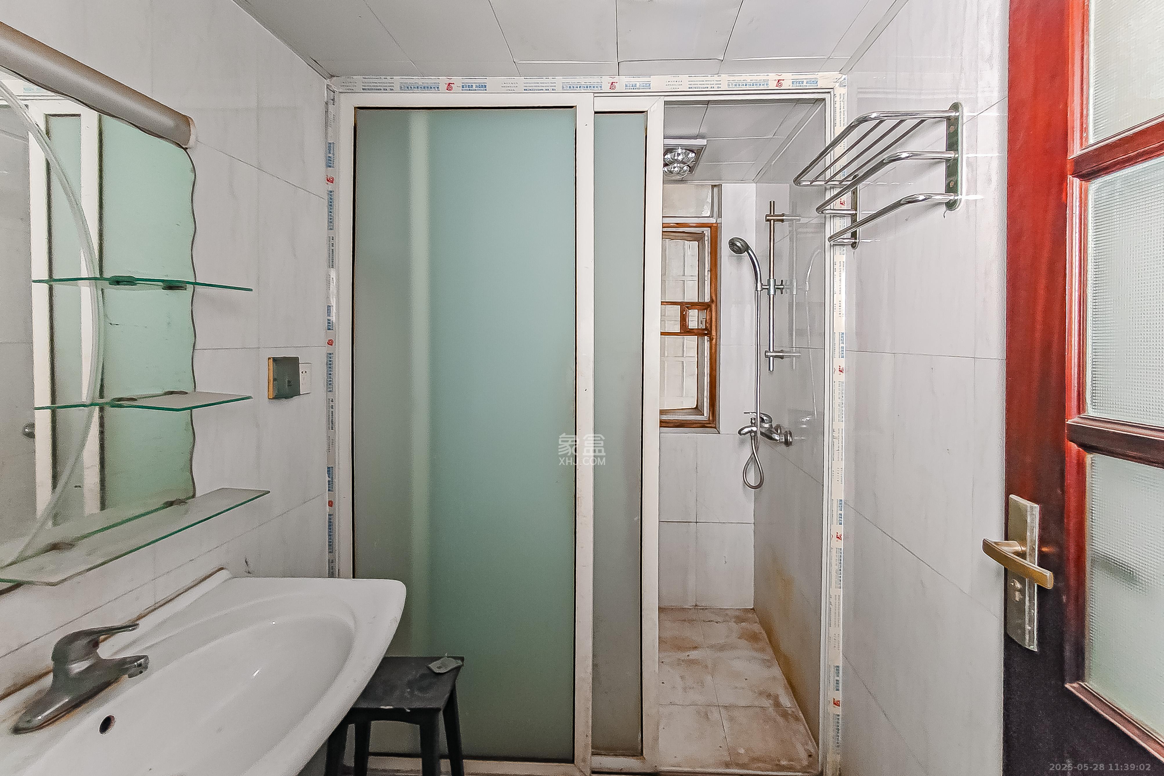 省气象局宿舍 3室2厅2卫 138.0万 省气象局宿舍 3室2厅2卫 138.0万卫生间