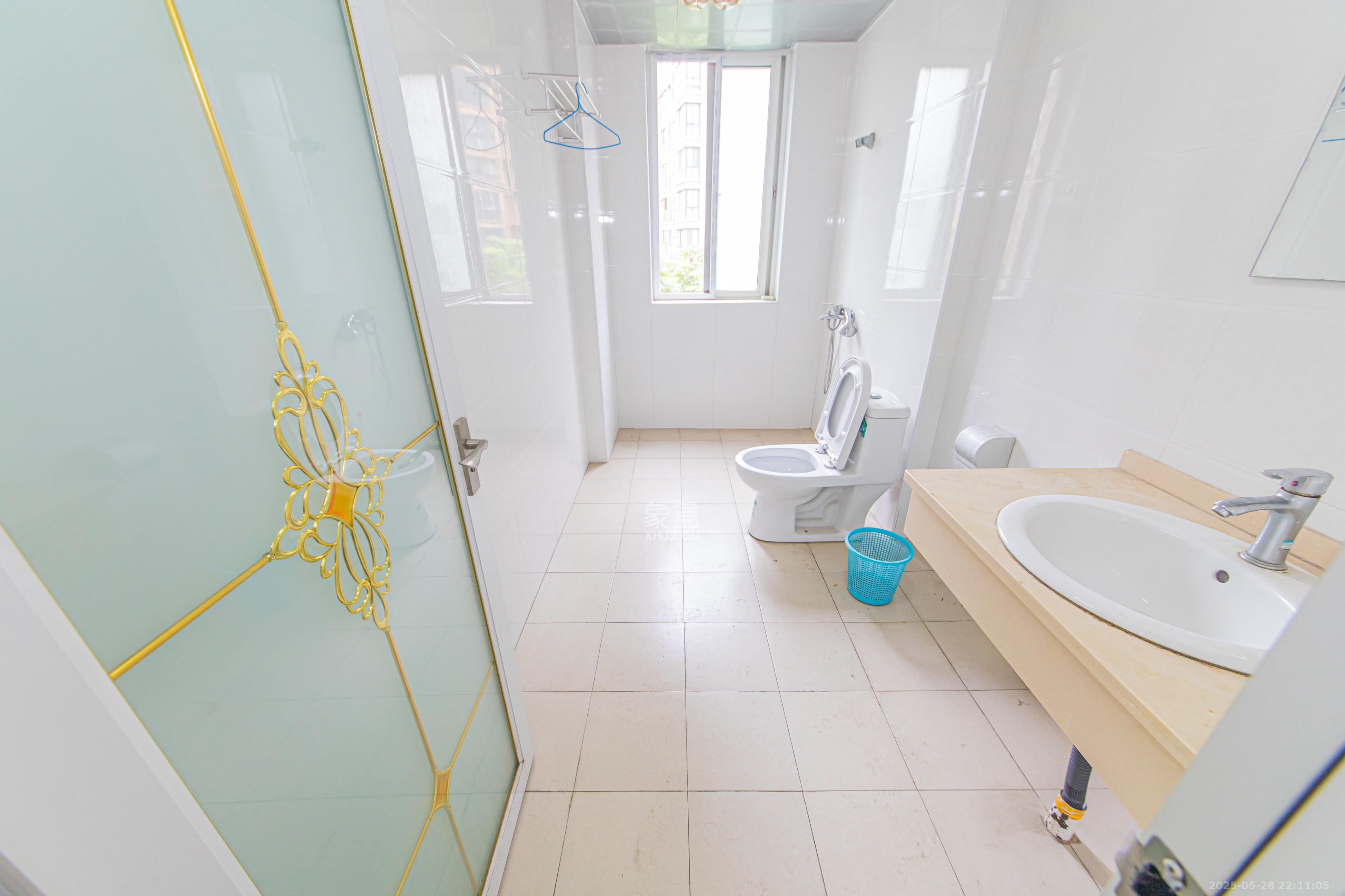 星城荣域  4室2厅1卫    200.0万卫生间