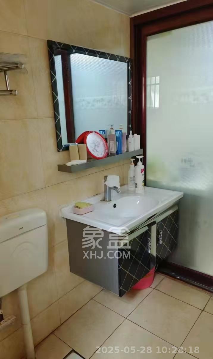 东方芙蓉 3室2厅2卫 3700.0元/月 东方芙蓉 3室2厅2卫 3700.0元/月室内图