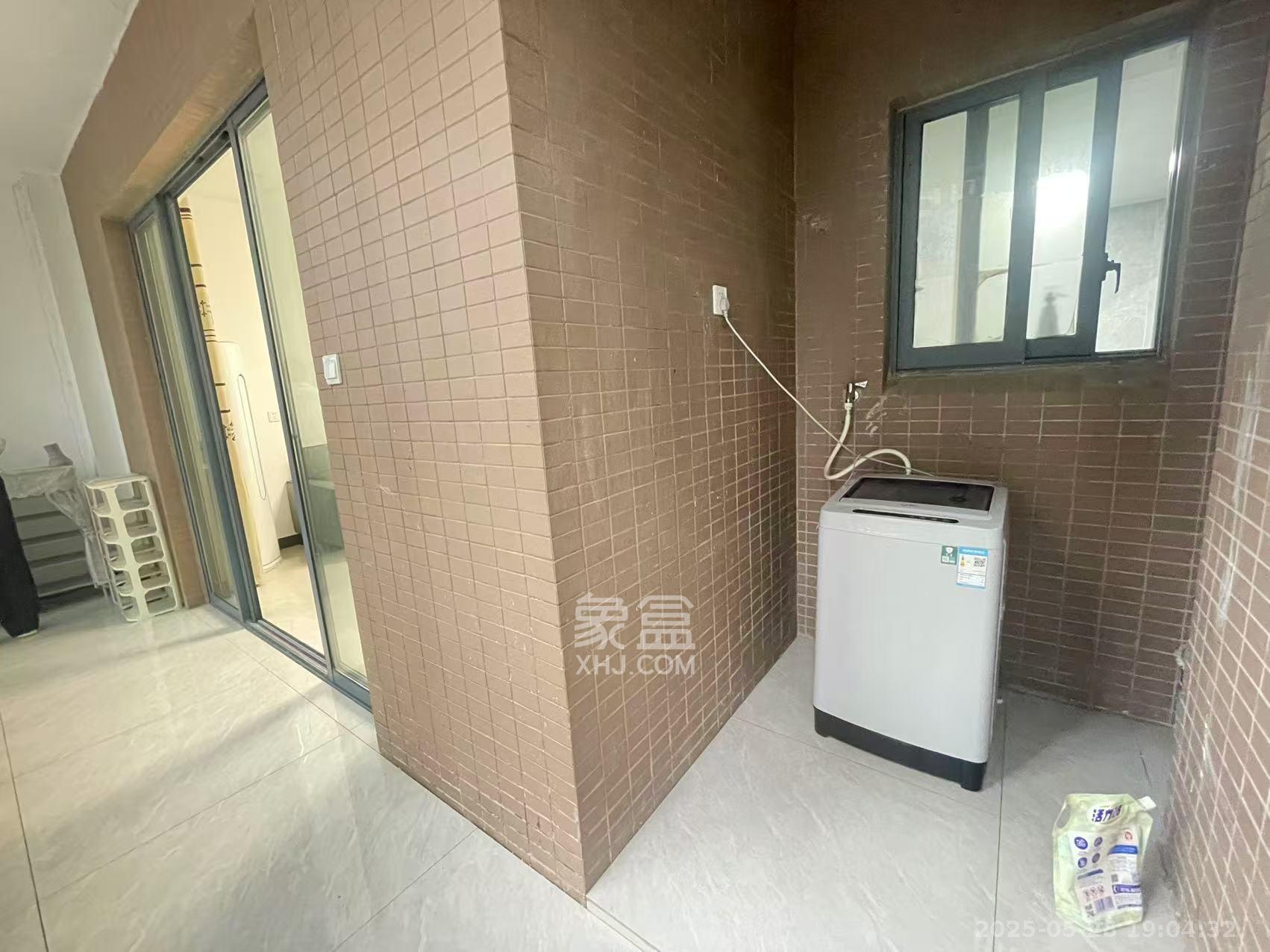 湘江北尚  3室2厅2卫   3200.00元/月室内图