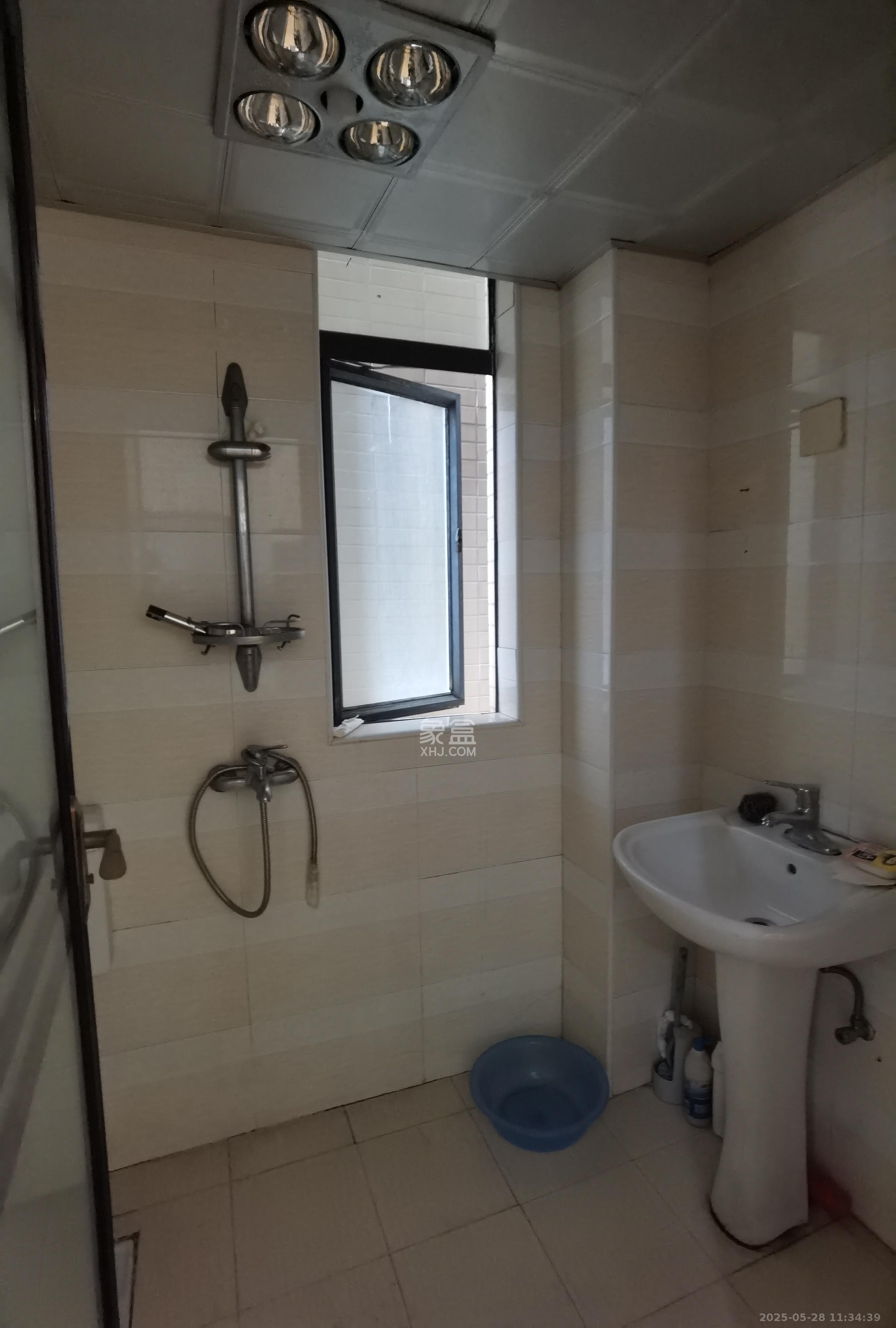 联诚国际城  3室2厅2卫    1200.0元/月 联诚国际城  3室2厅2卫    1200.0元/月室内图