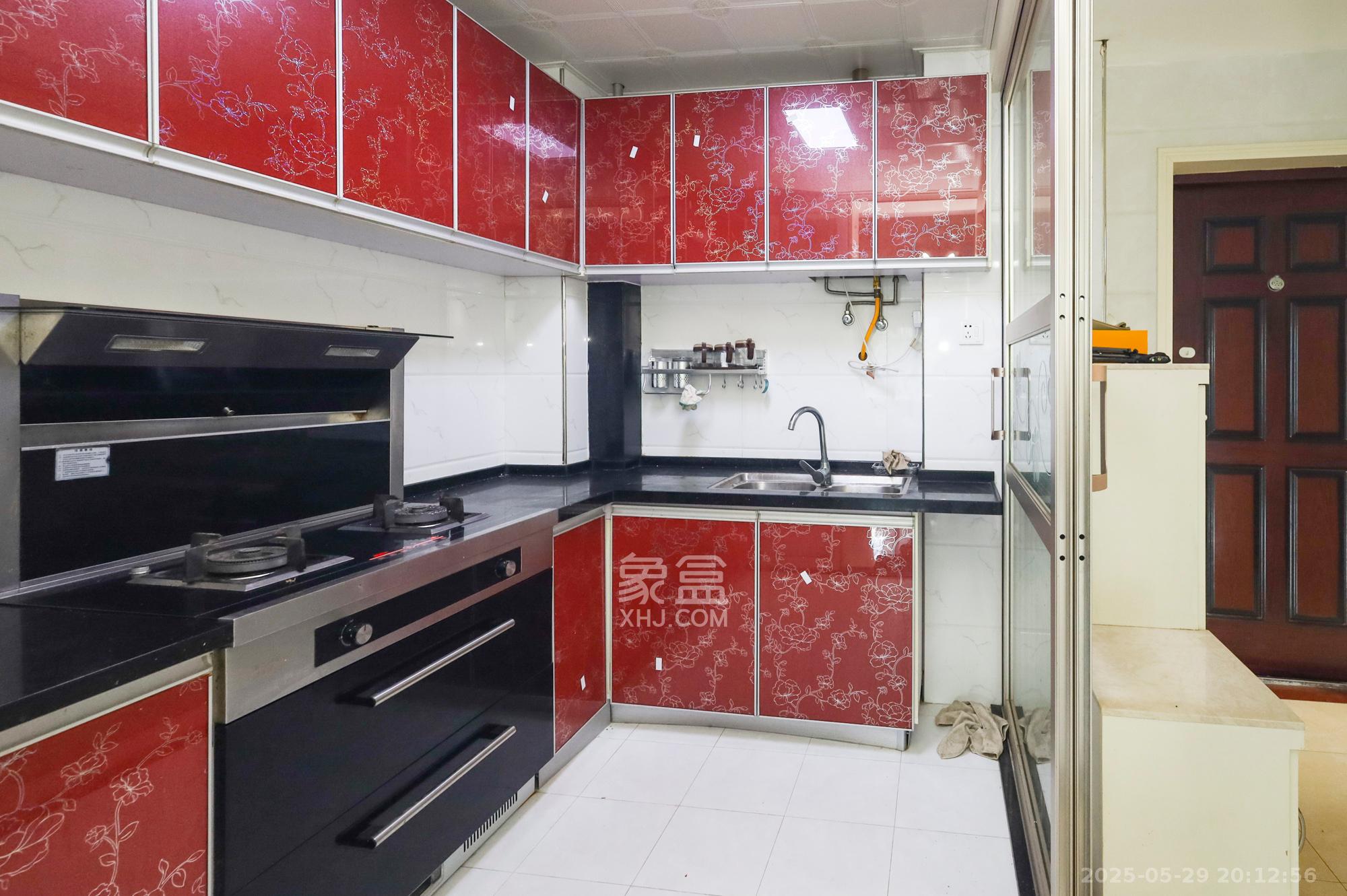 山语城二期  3室1厅1卫    67.0万厨房