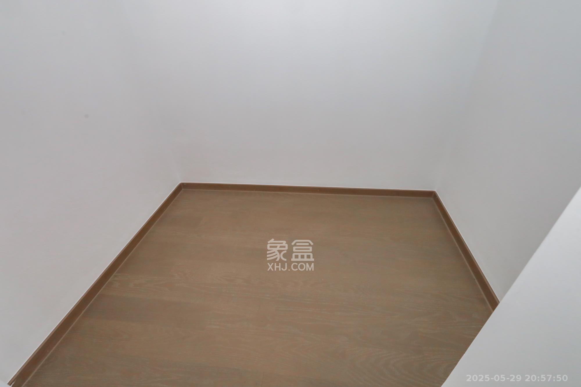 滨江府1913  4室2厅3卫   595.00万其他