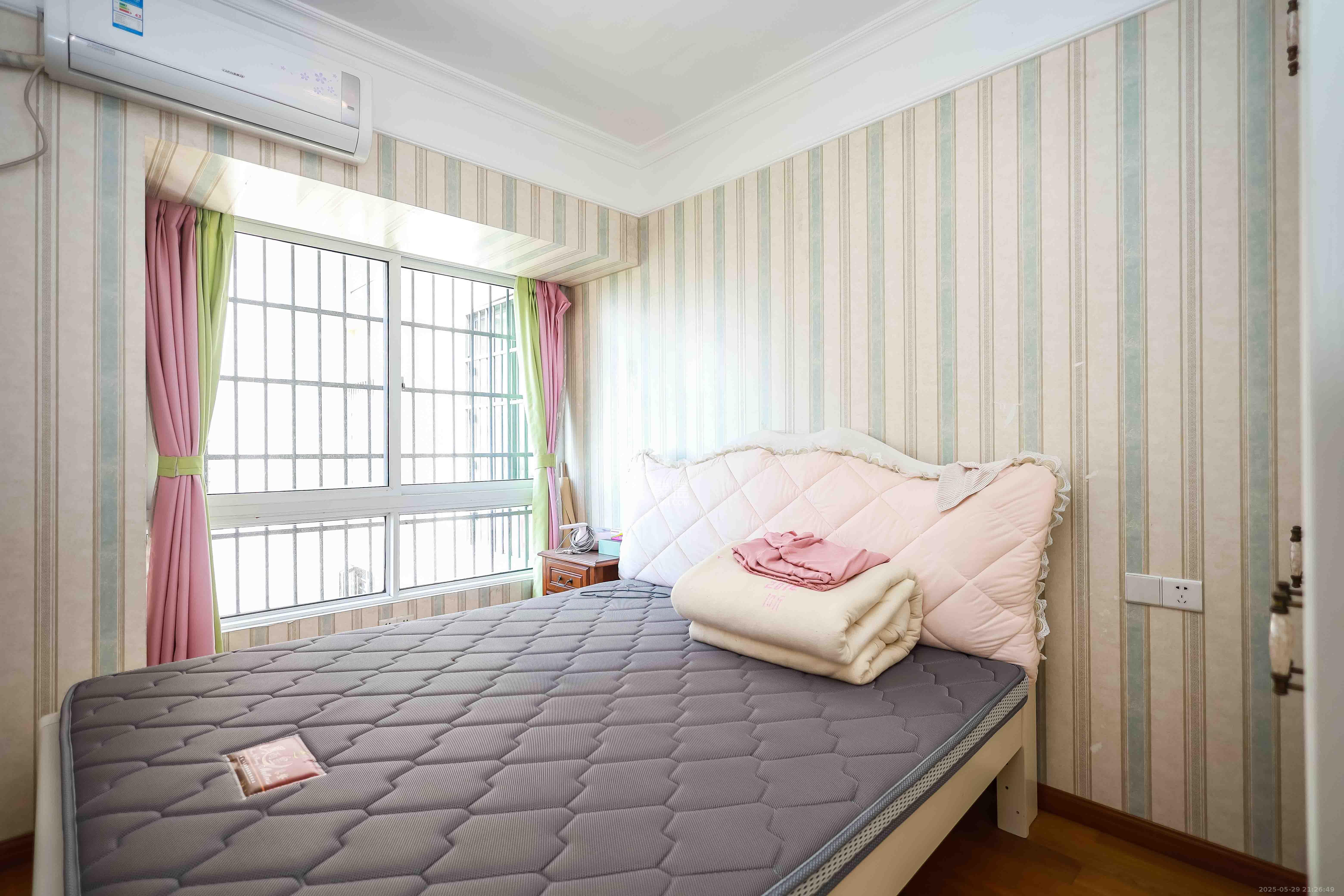 天麓尚层 4室2厅2卫 95.0万 天麓尚层 4室2厅2卫 95.0万卧室