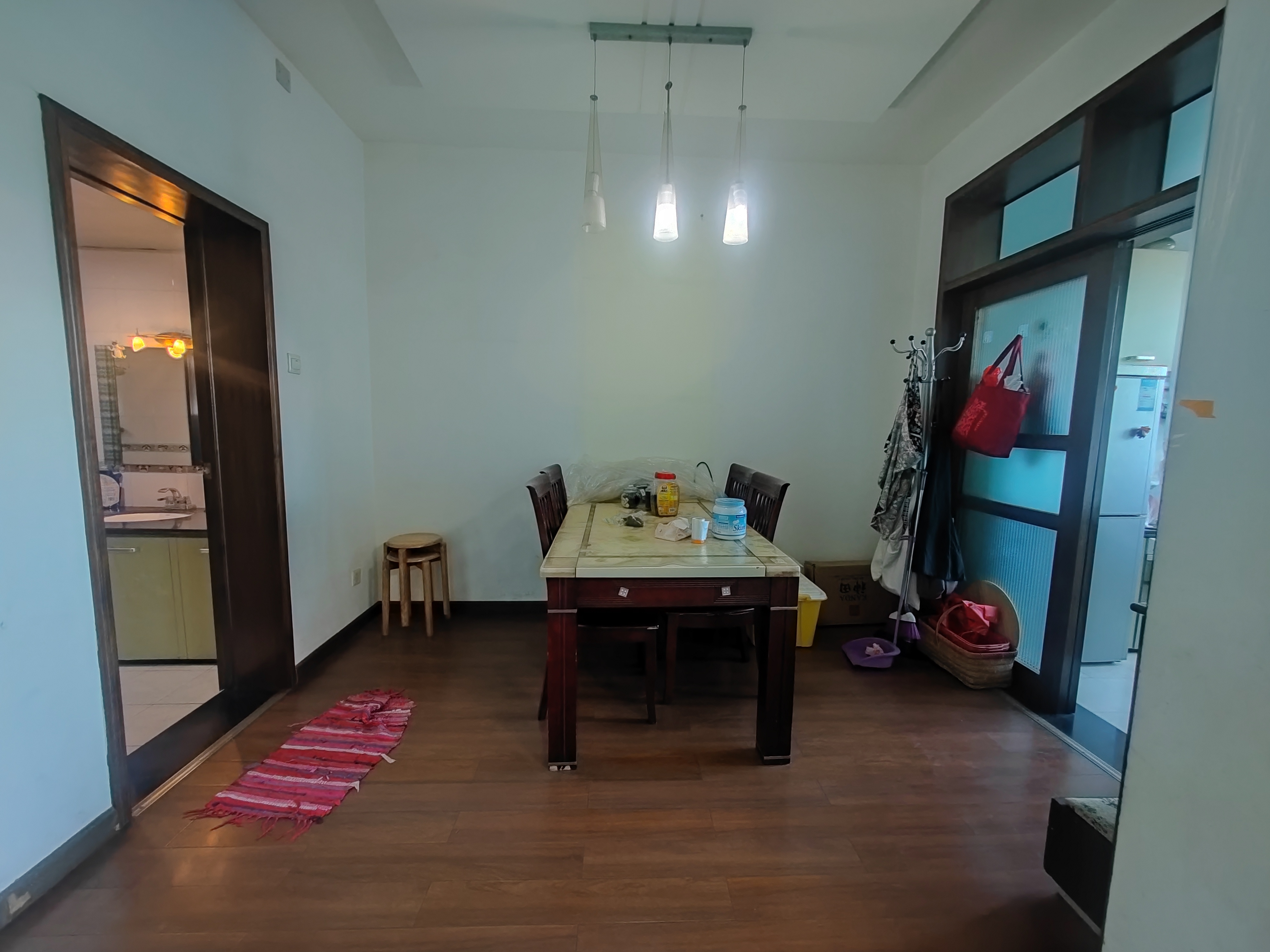 供水大厦(自来水公司家属楼) 3室2厅2卫 46.8万 供水大厦(自来水公司家属楼) 3室2厅2卫 46.8万客厅