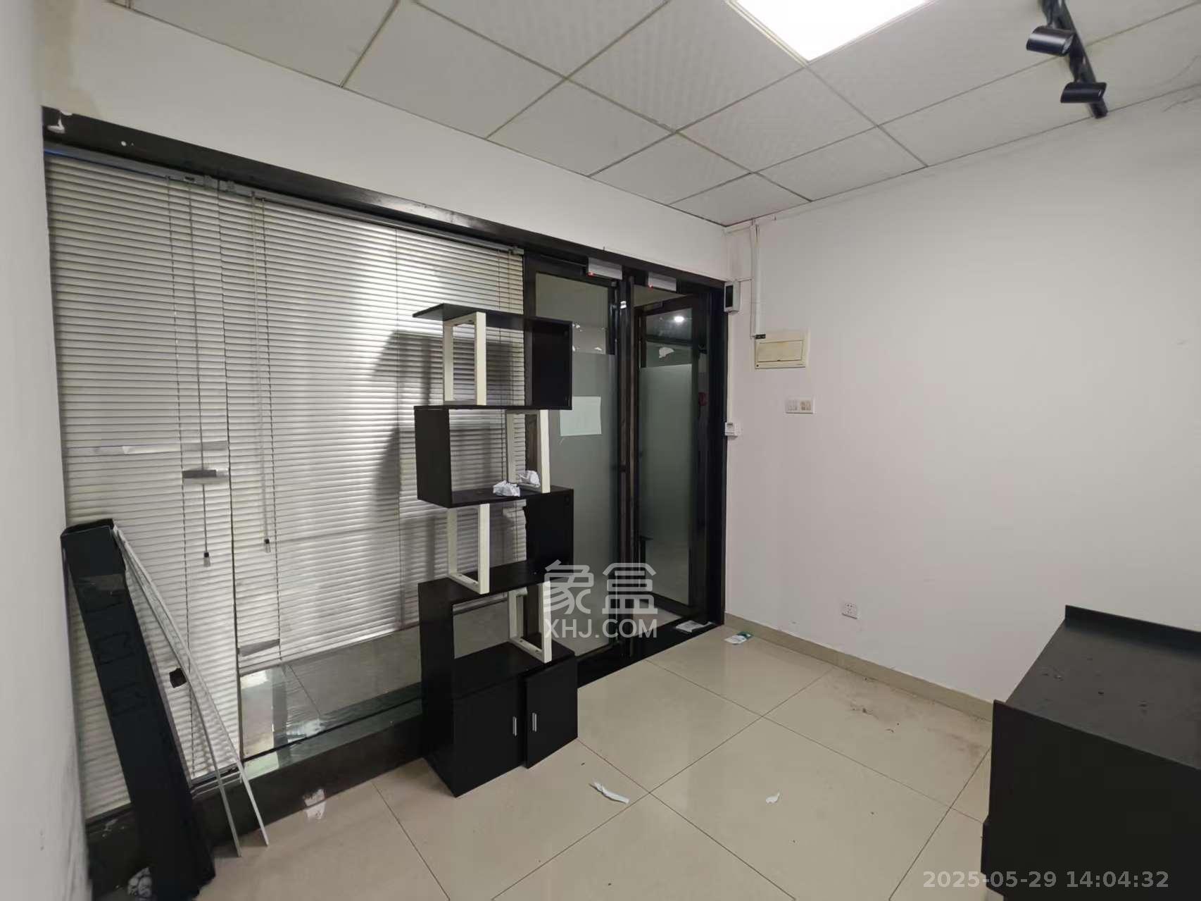 达美D6区   43.0㎡      5000.0元/月室内图