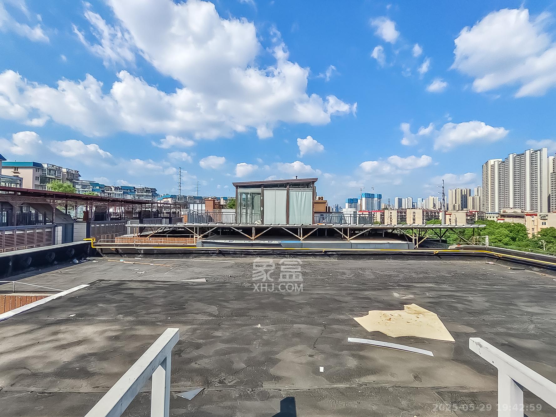 万科紫台 5室5厅4卫 389.0万 万科紫台 5室5厅4卫 389.0万其他