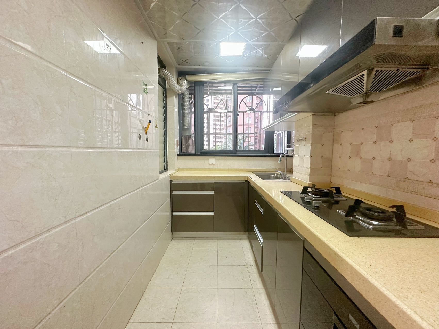 正大豪庭 3室2厅1卫 160.0万 正大豪庭 3室2厅1卫 160.0万客厅